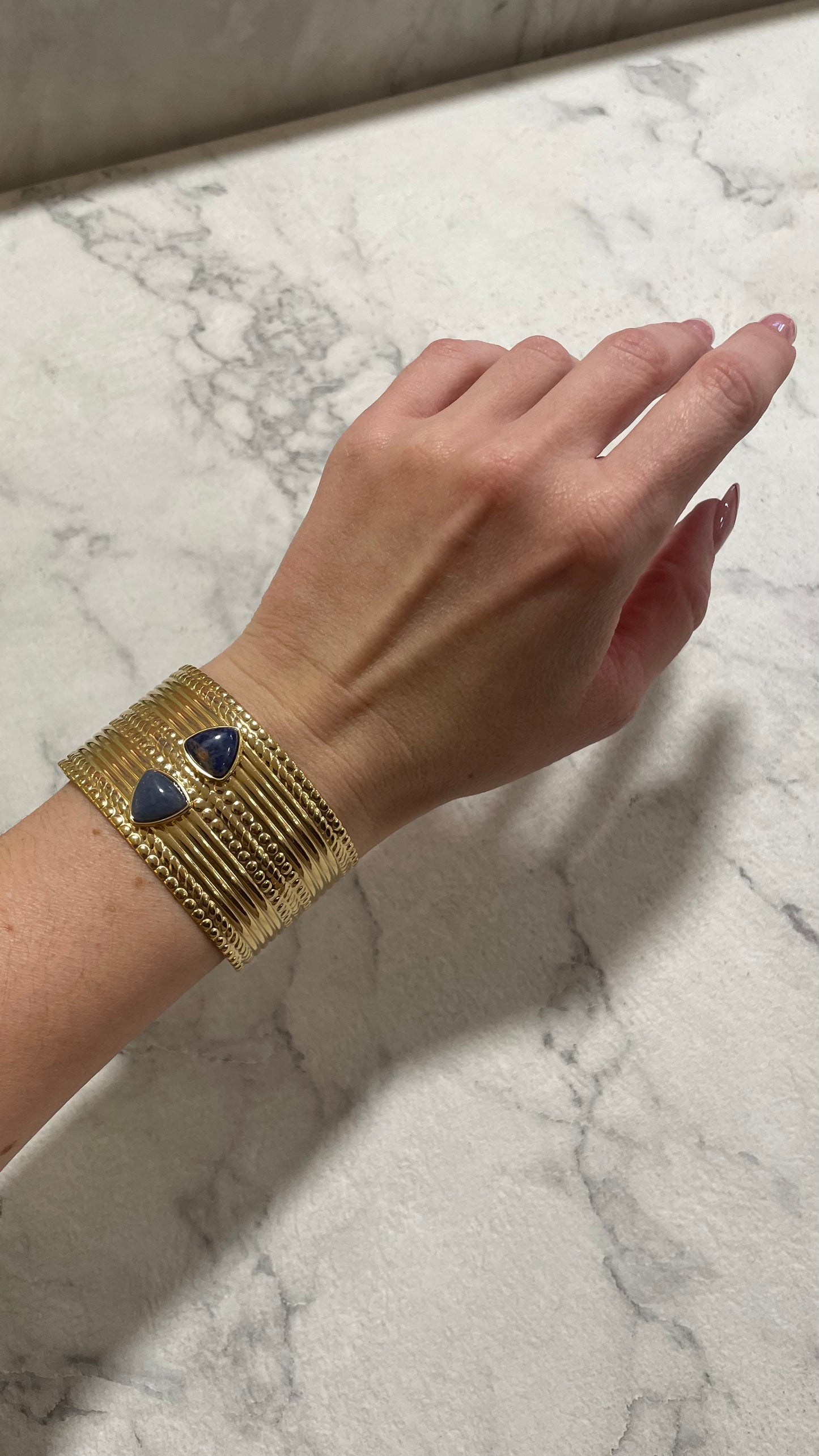 Bracciale oro con pietre blu