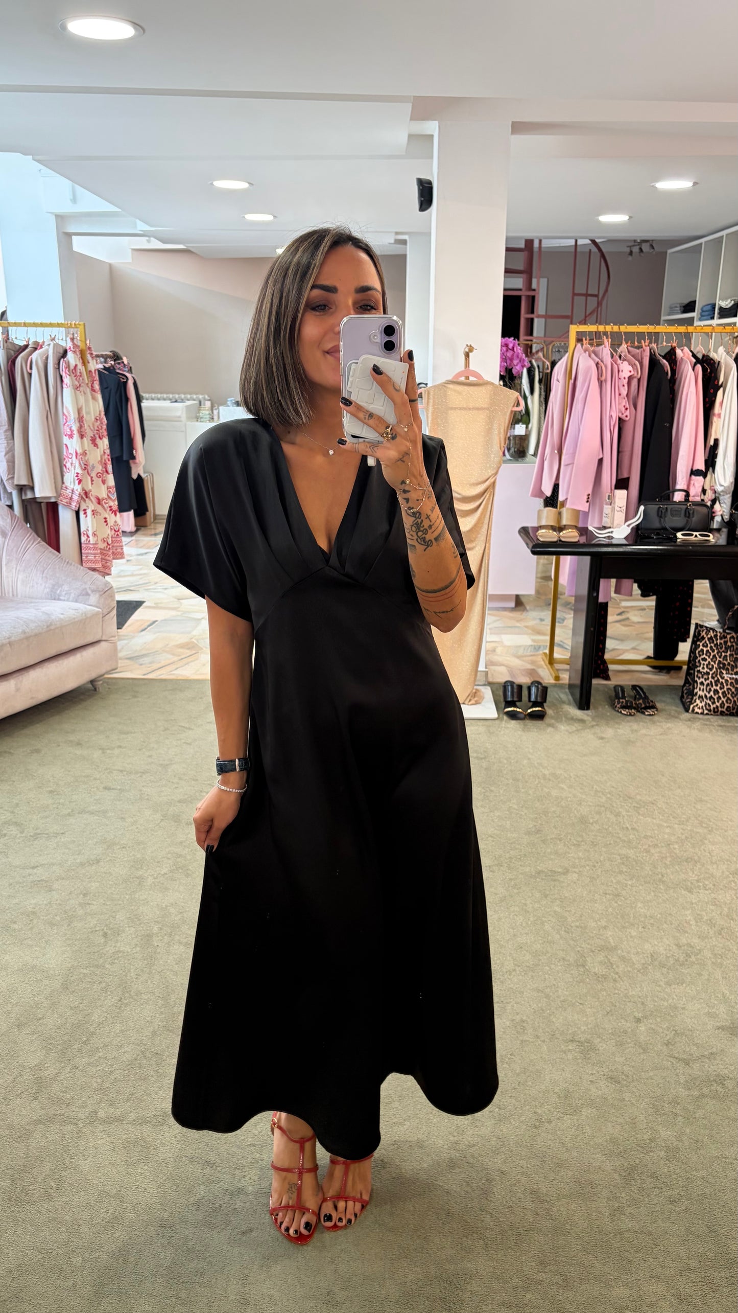Abito midi nero in satin manica scesa bj