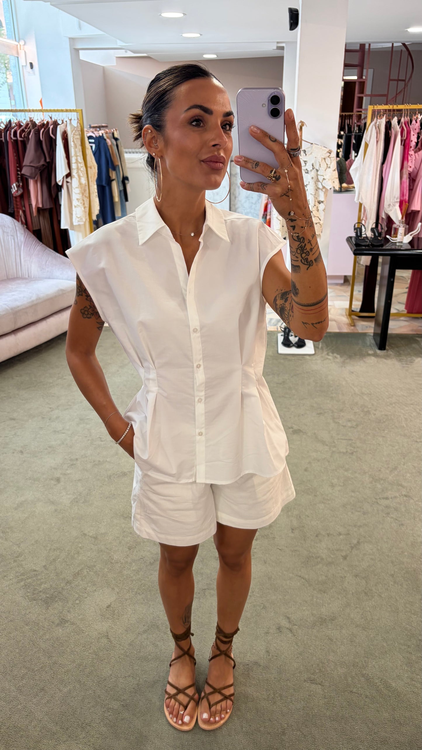 Camicia bianca sciancrata manica scesa sy