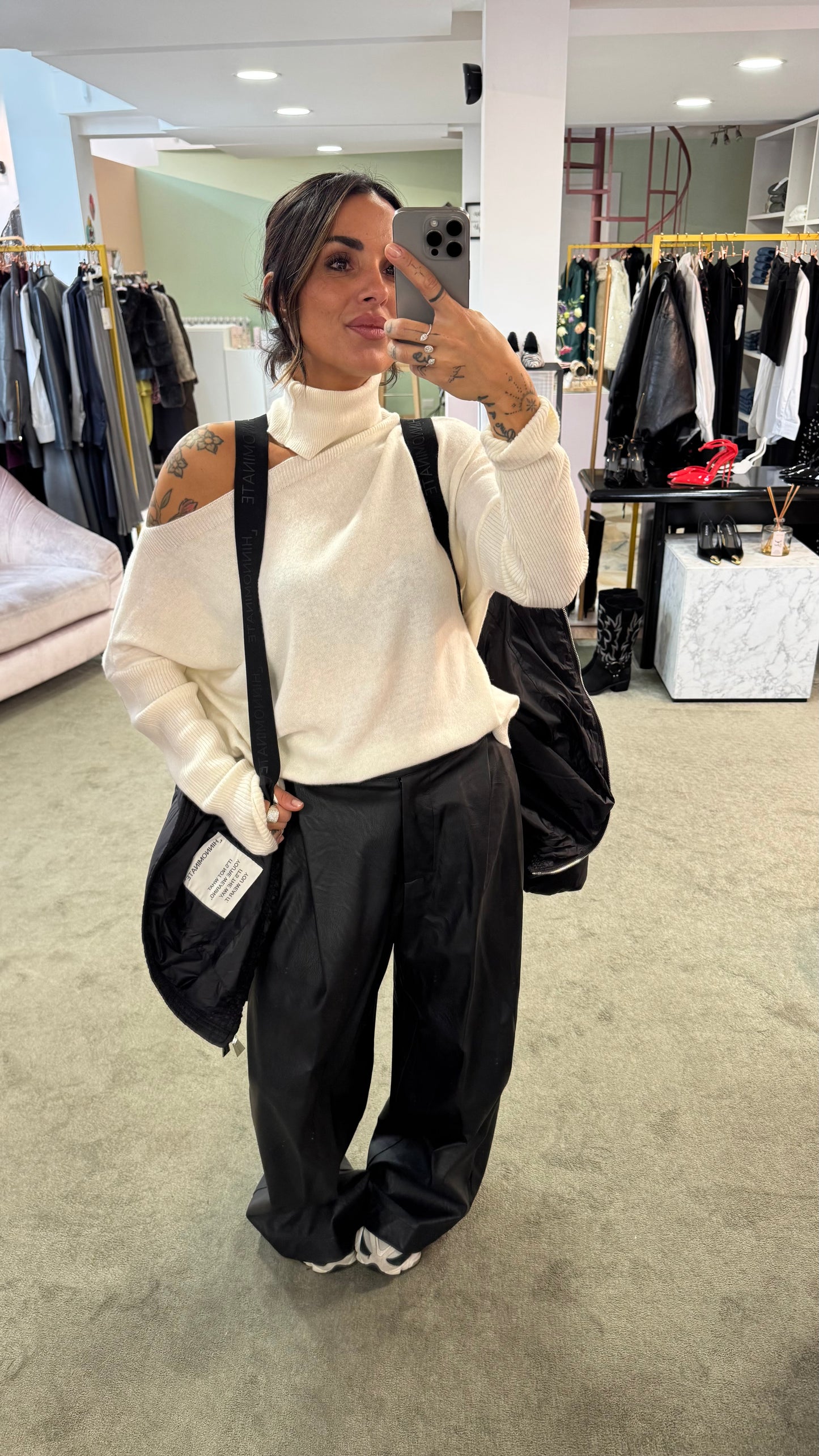 Piumino nero over con cappuccio Hinnominate