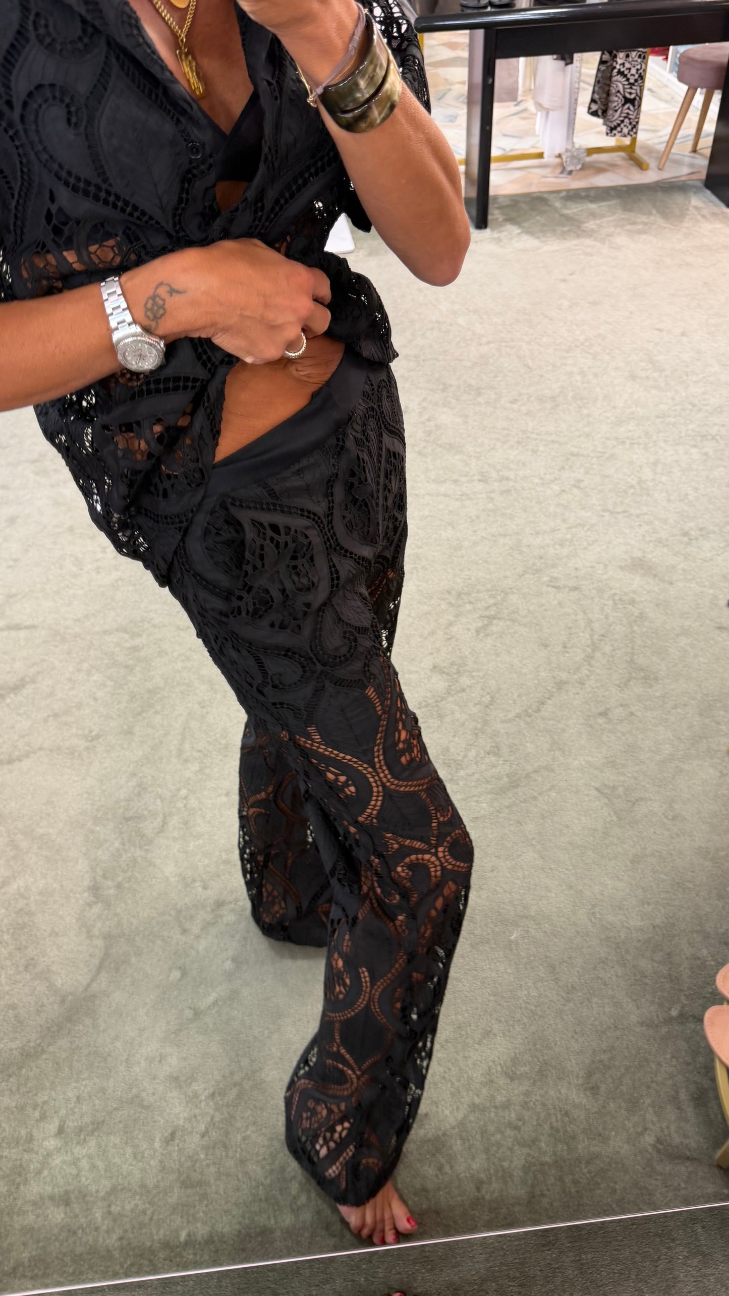 Pantaloni neri in pizzo gl