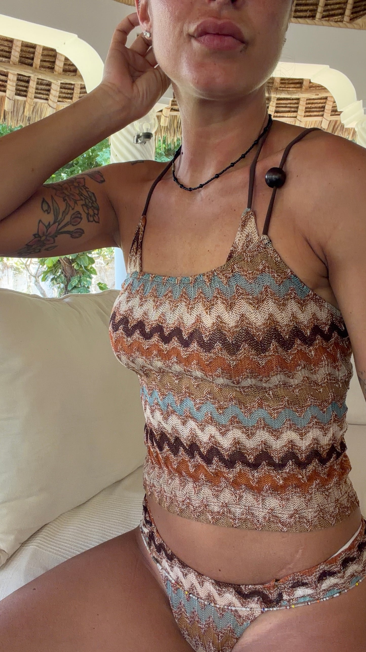 Crop top monospalla simil missoni caramel Me Fui