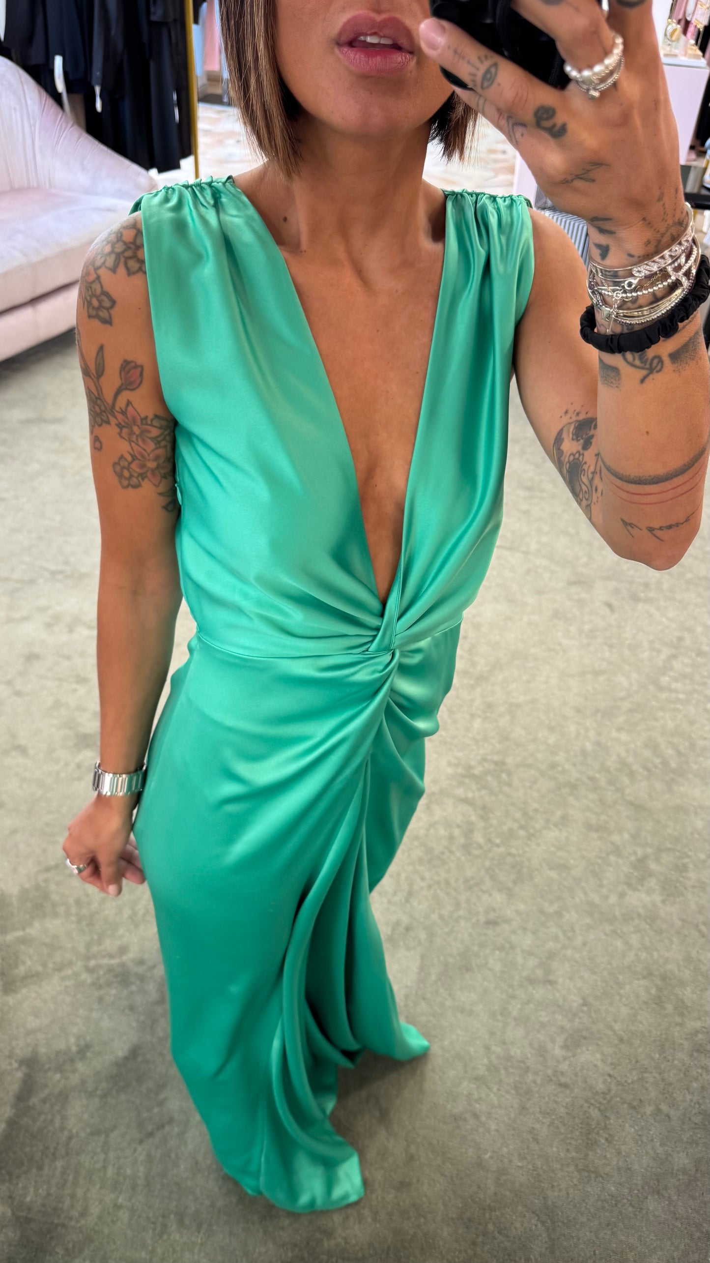 Abito lungo verde smeraldo incrociato in satin Actualee