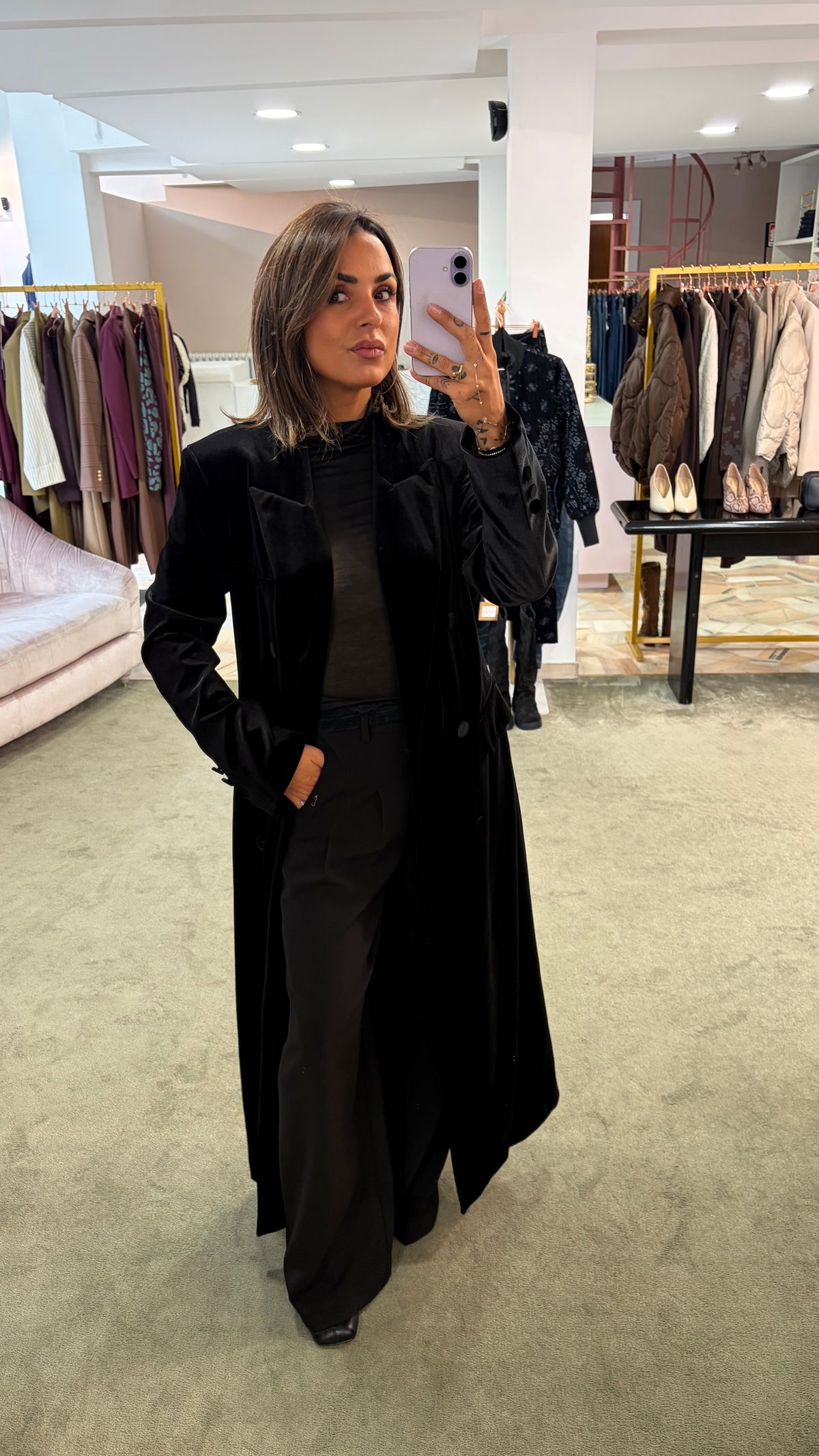Cappotto lungo nero in velluto Don't@Me