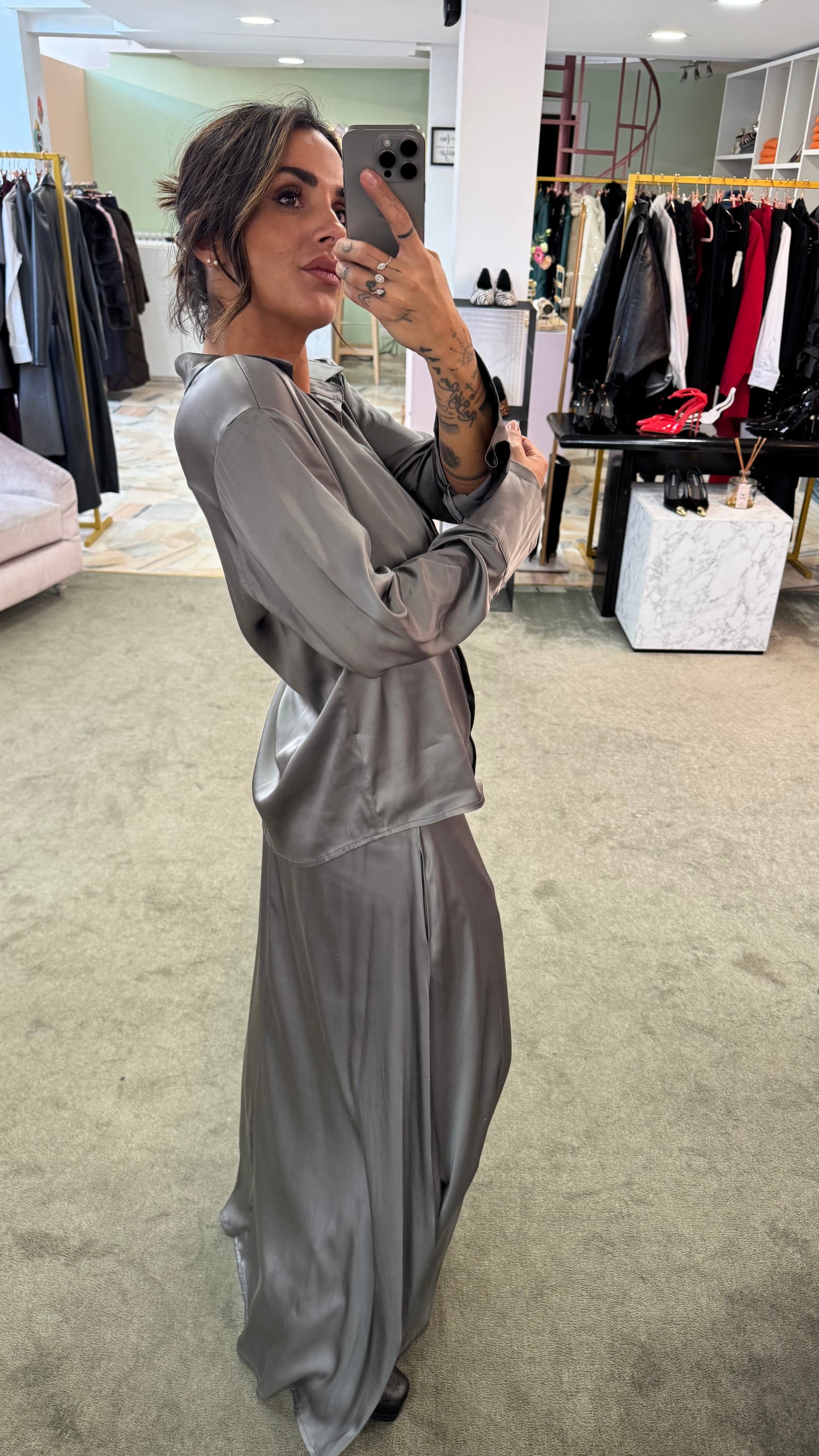 Camicia grigia effetto satin ay