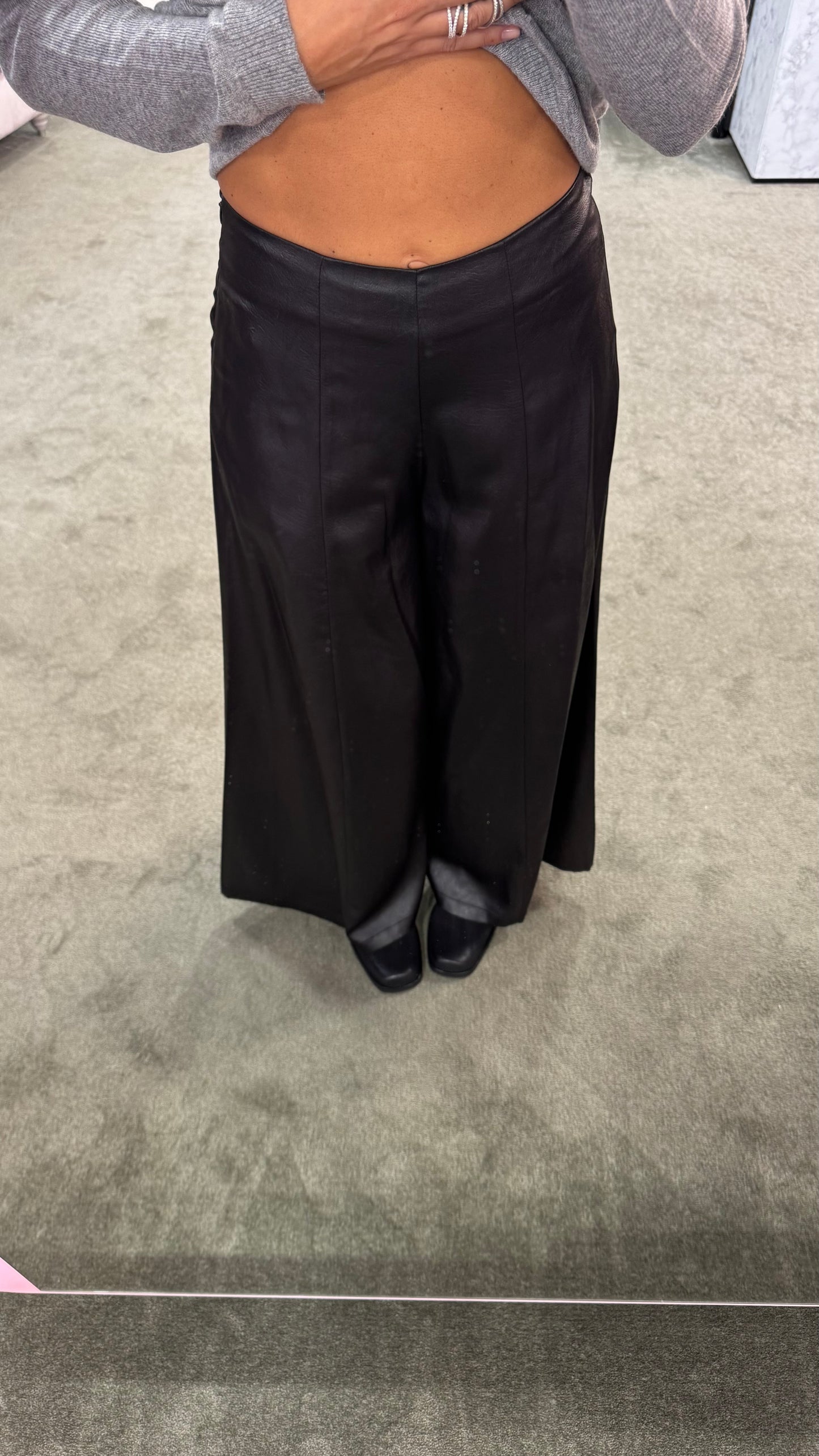 Pantaloni wide leg effetto pelle ay