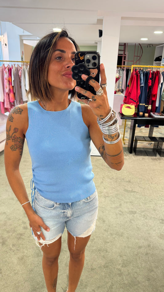 Canotta azzurra in maglia con fiocco jx