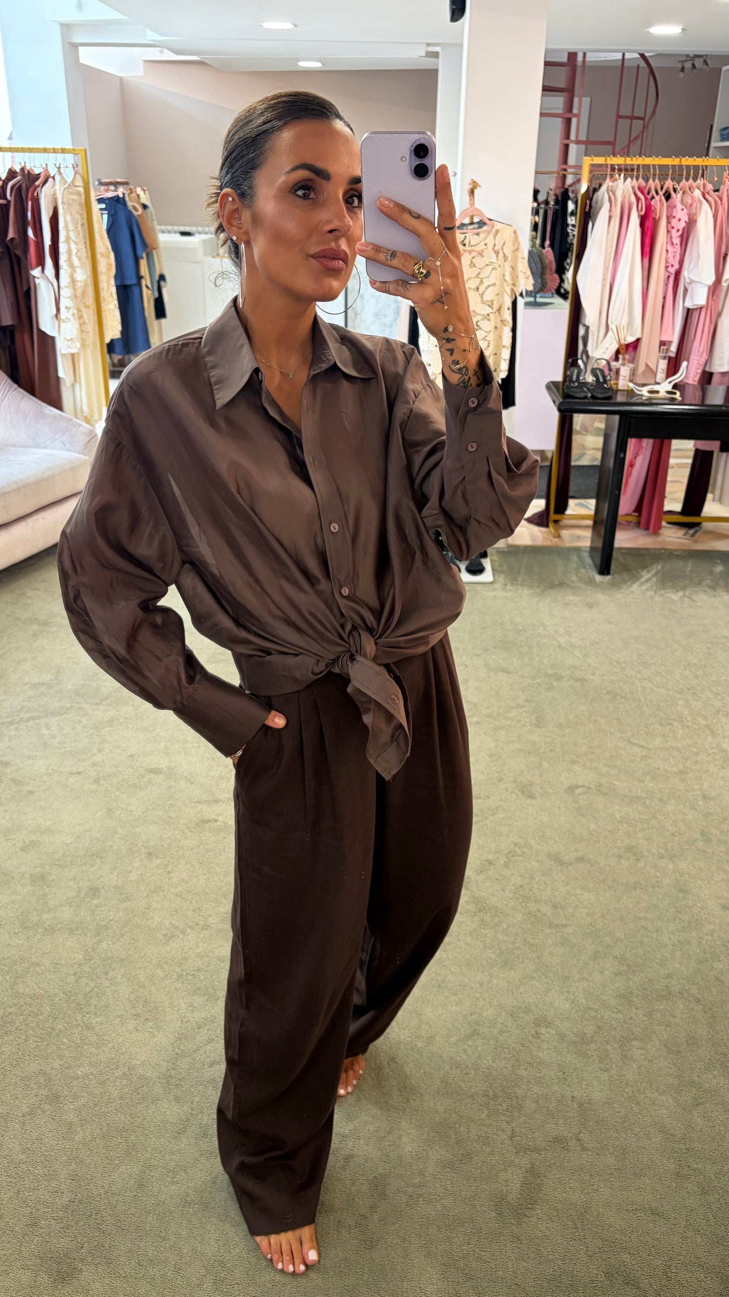 Pantaloni almira marrone caffè con pences ed elastico jx