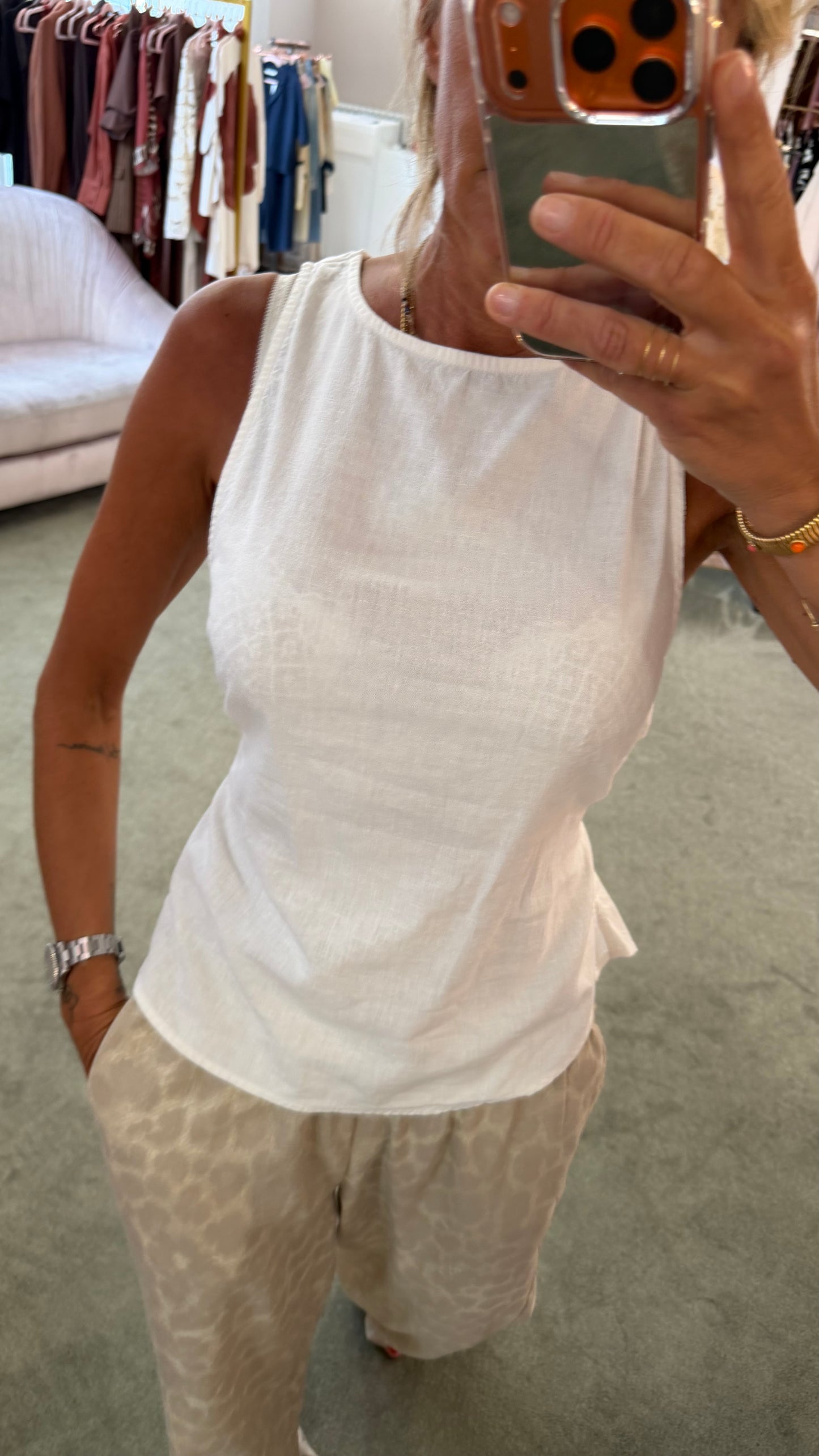 Canotta bianco latte con cinturina in lino sy