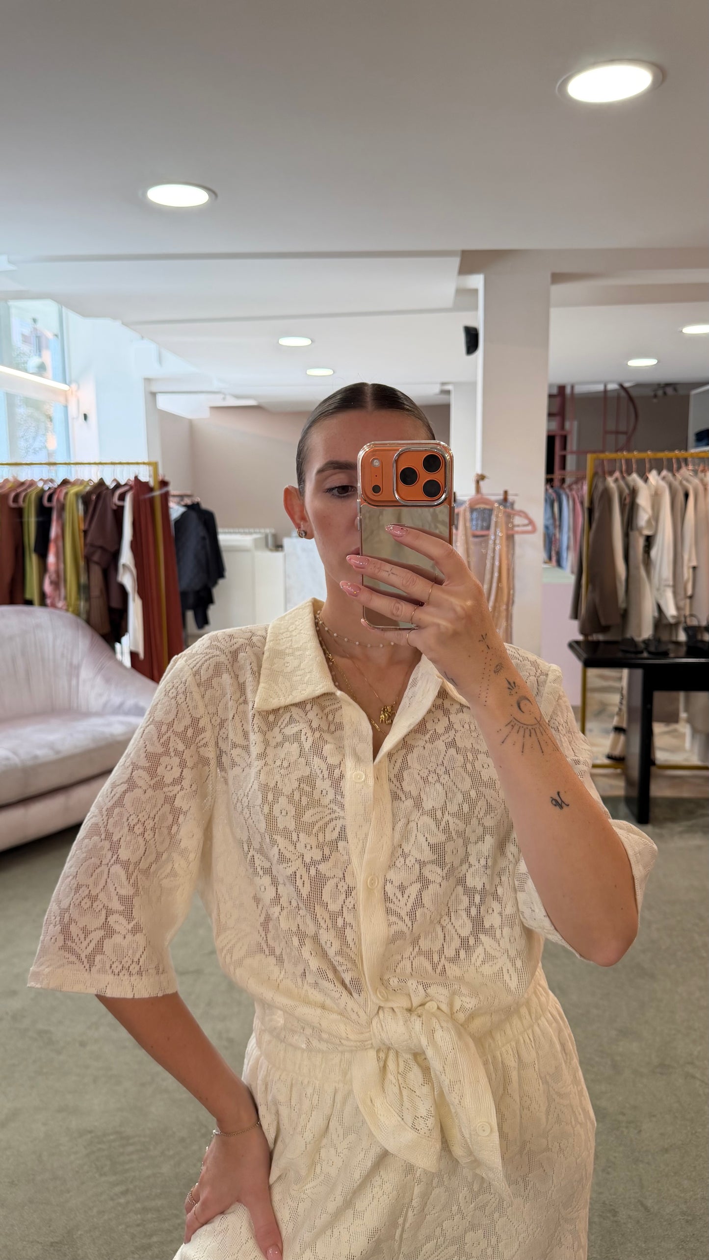 Camicia panna traforata con ricami fiori gl