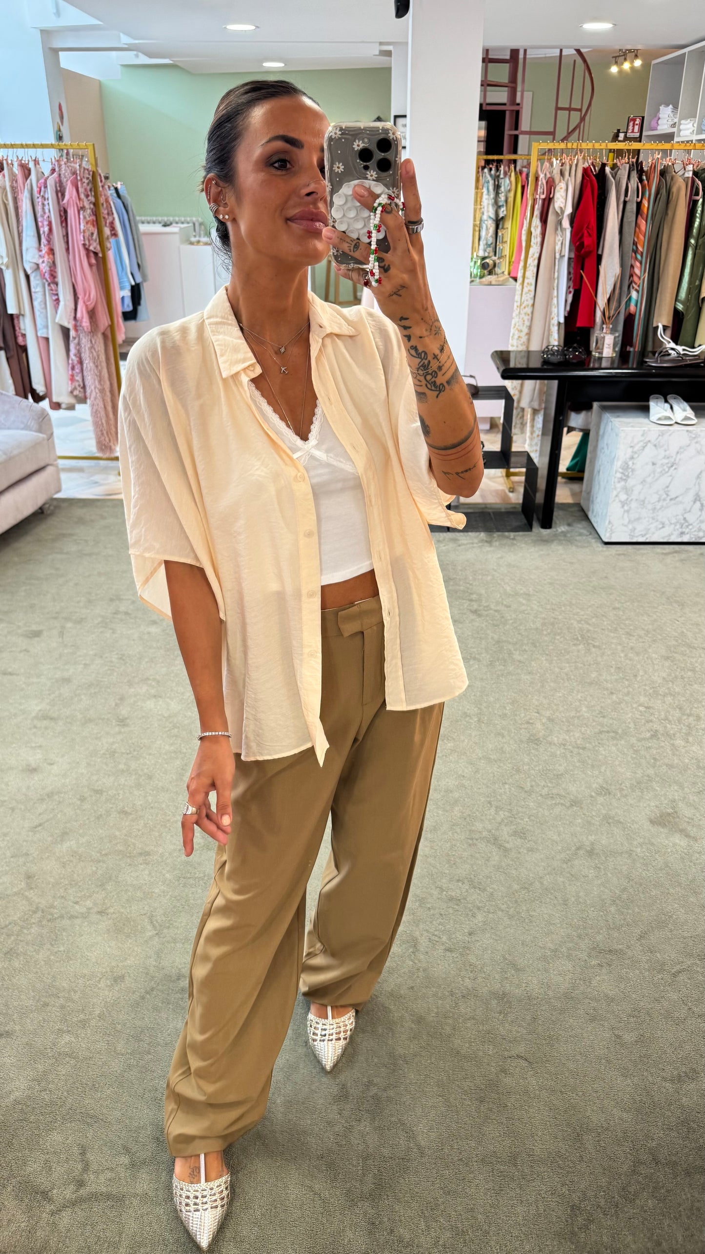 Camicia beige sabbia manica scesa in crepe ay