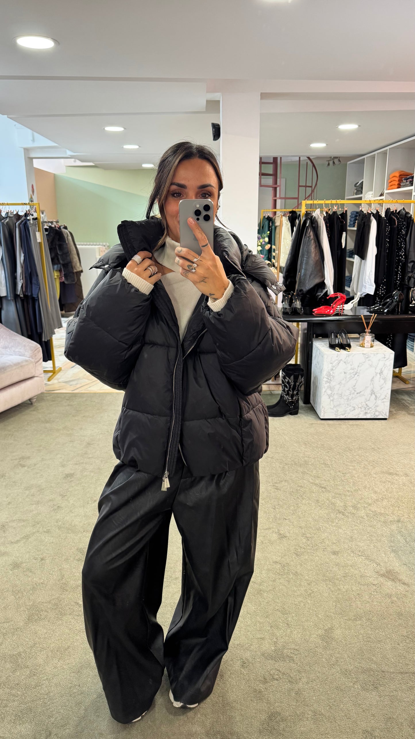 Piumino nero over con cappuccio Hinnominate