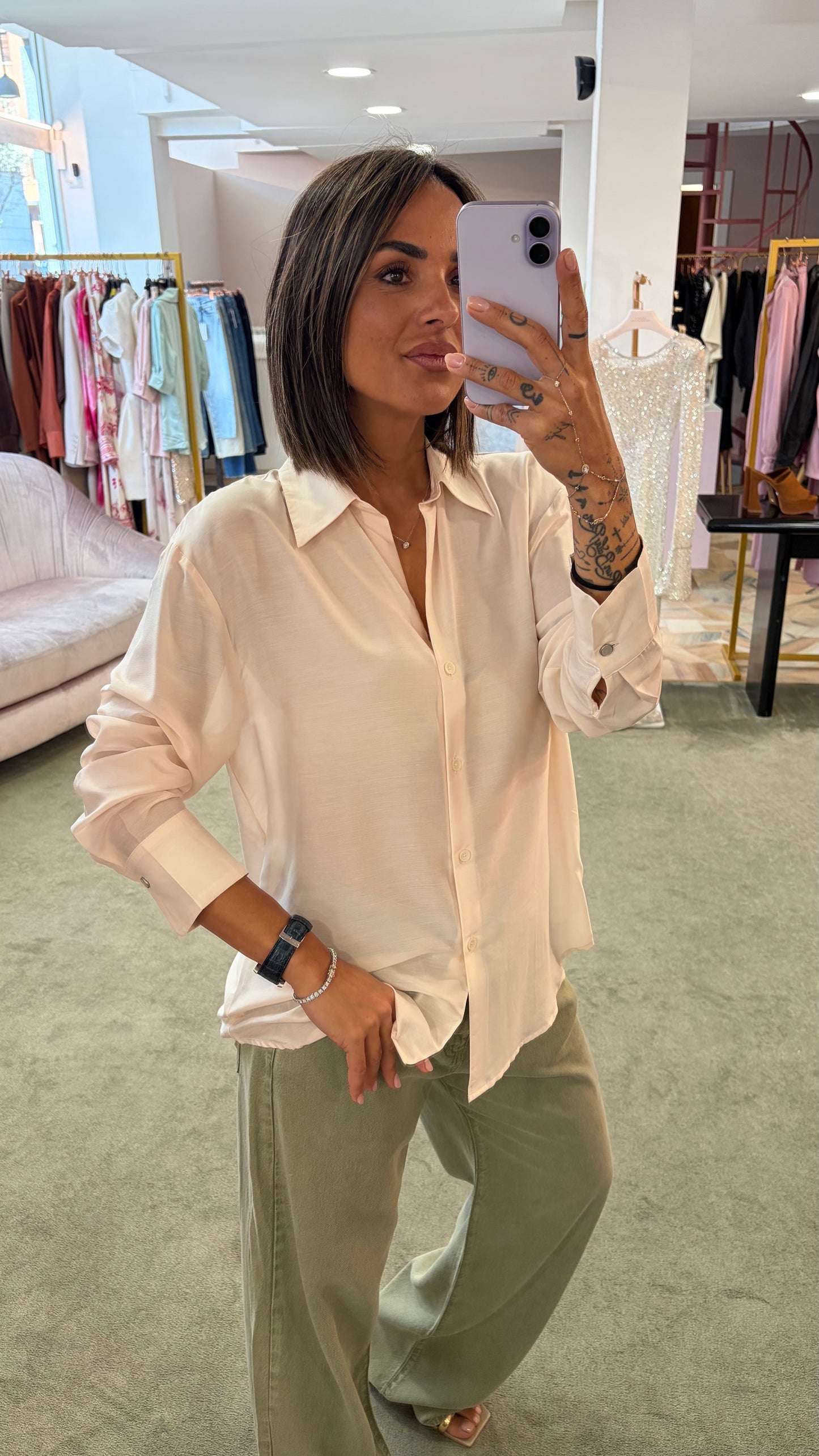 Camicia rosa chiaro  scollo a v glp