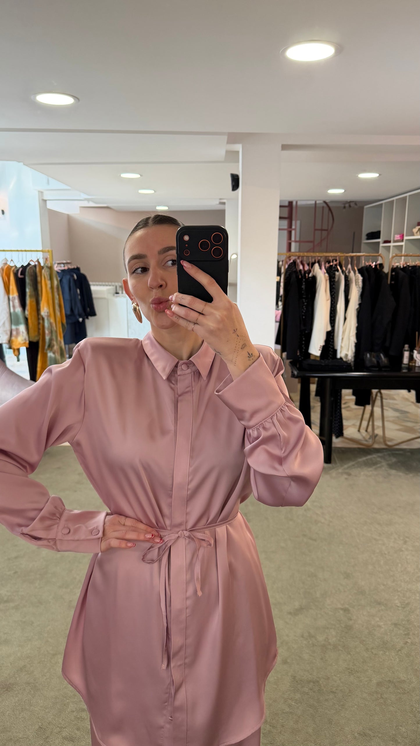 Camicia abito rosa in satin over ks