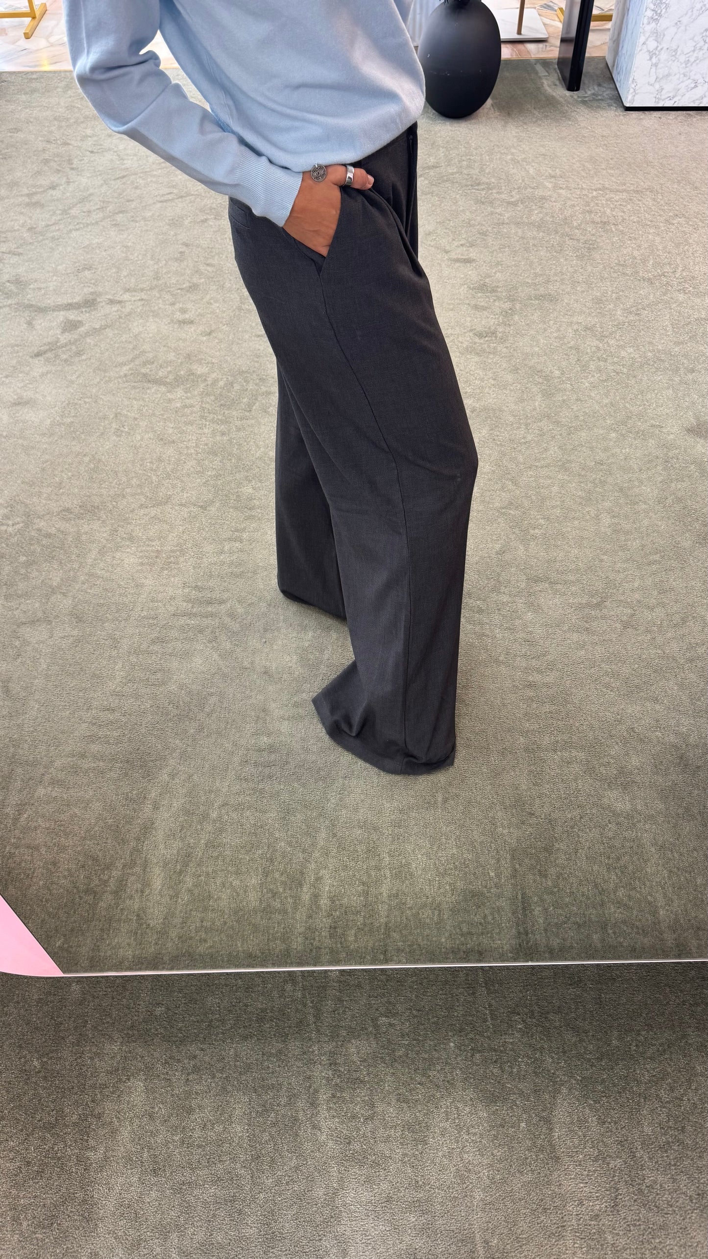 Pantaloni grigio scuro venus con pences wide leg sy