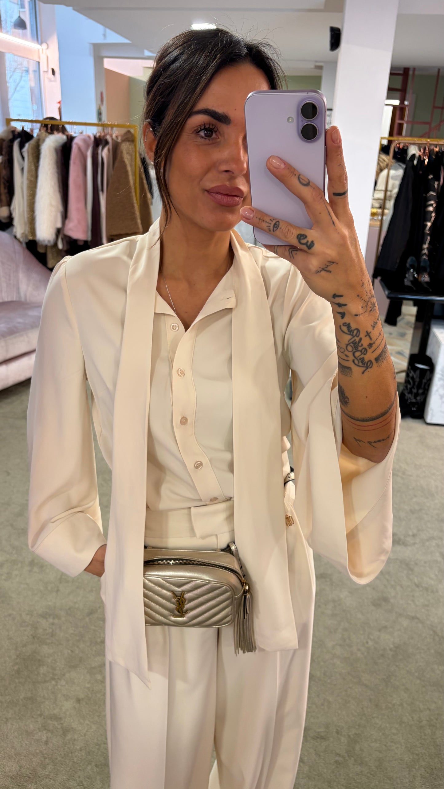 Camicia panna con sciarpina e manica a kimono ay