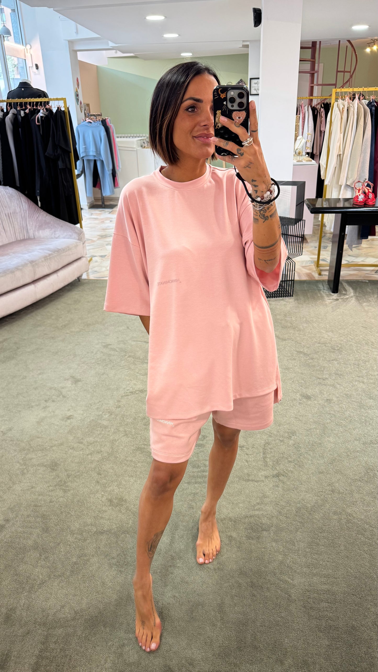 T-shirt rosa over in modal con spacchi hinnominate