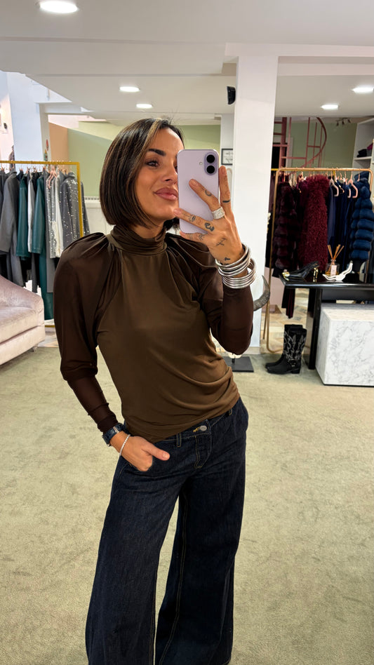 Lupetto marrone con maniche a palloncino in tulle mq