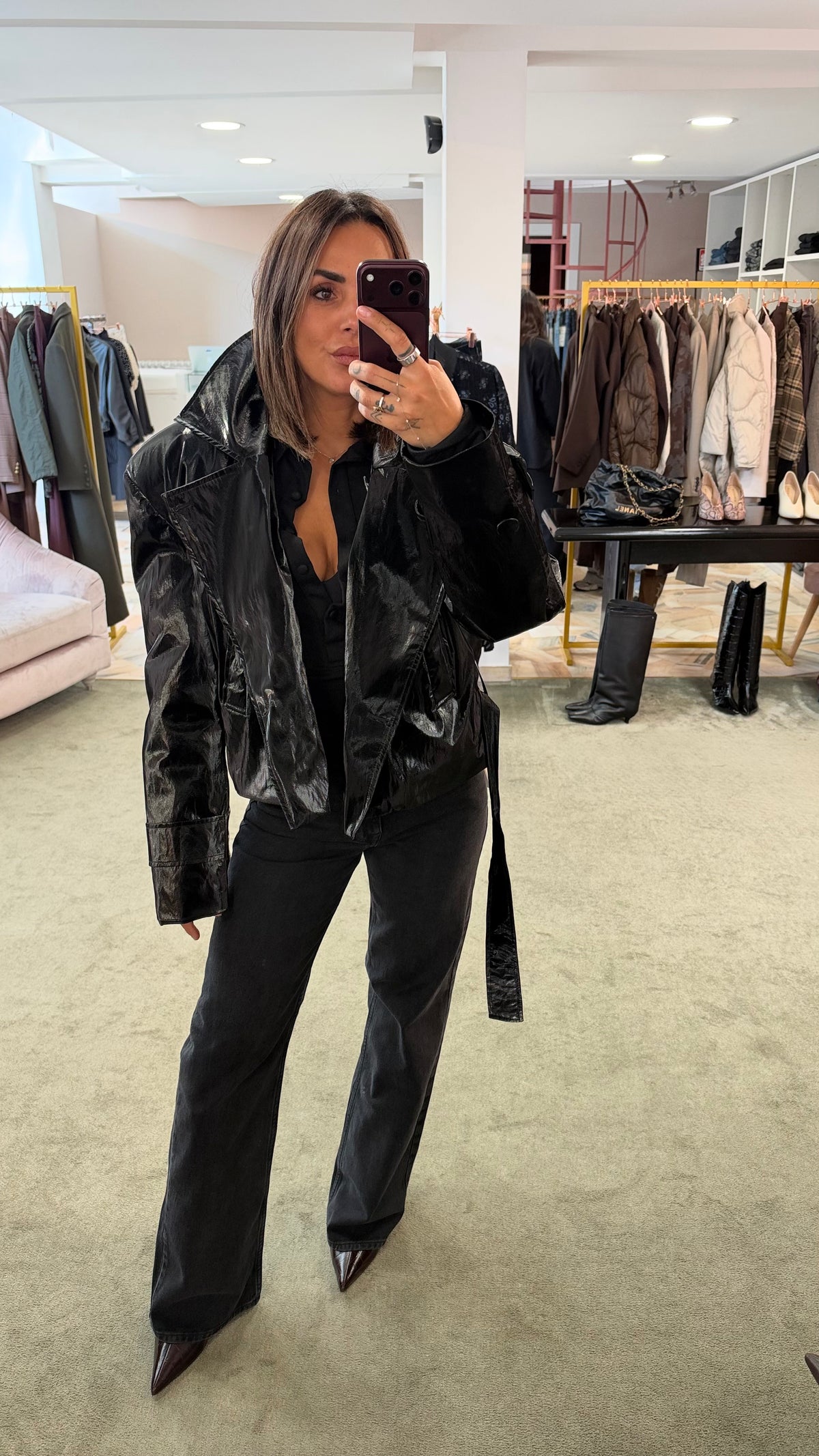 Mini trench bomber nero spalmato lucido corto ks