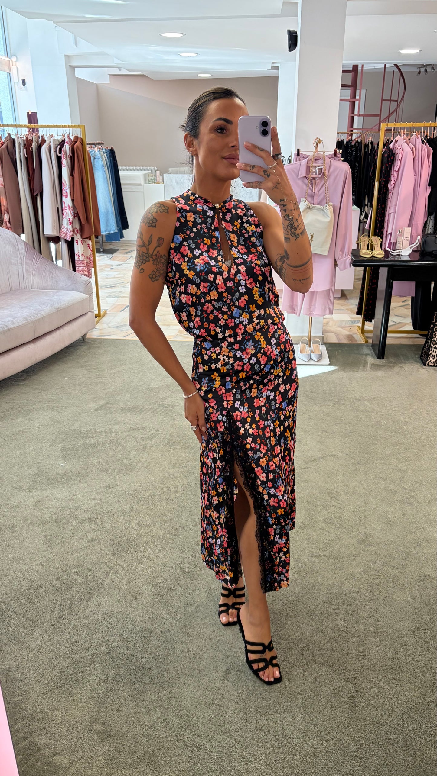 Top vania MAR DE MARGARITAS nero con fiorellini