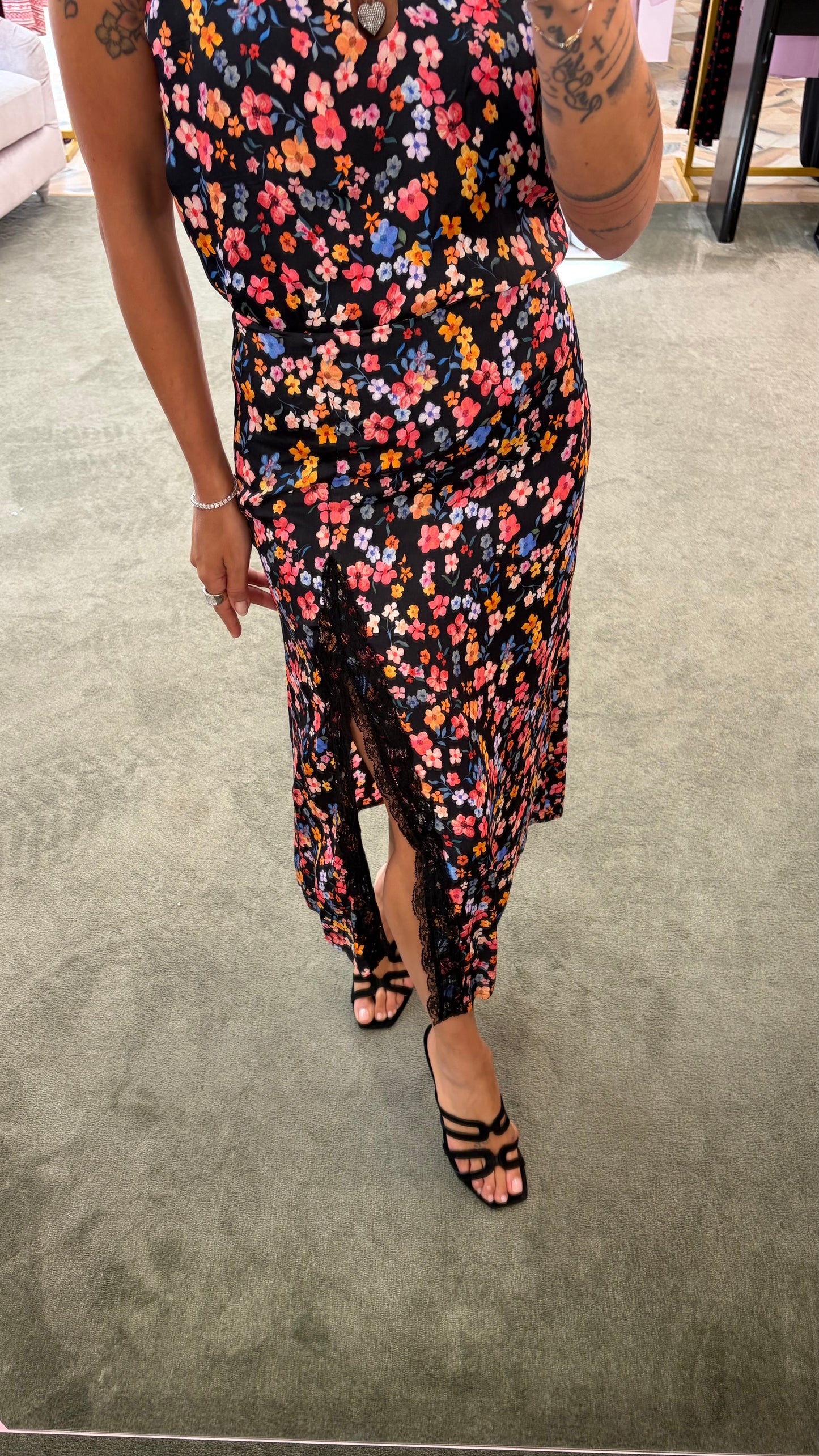 Gonna midi ivy MAR DE MARGARITAS nera con fiorellini