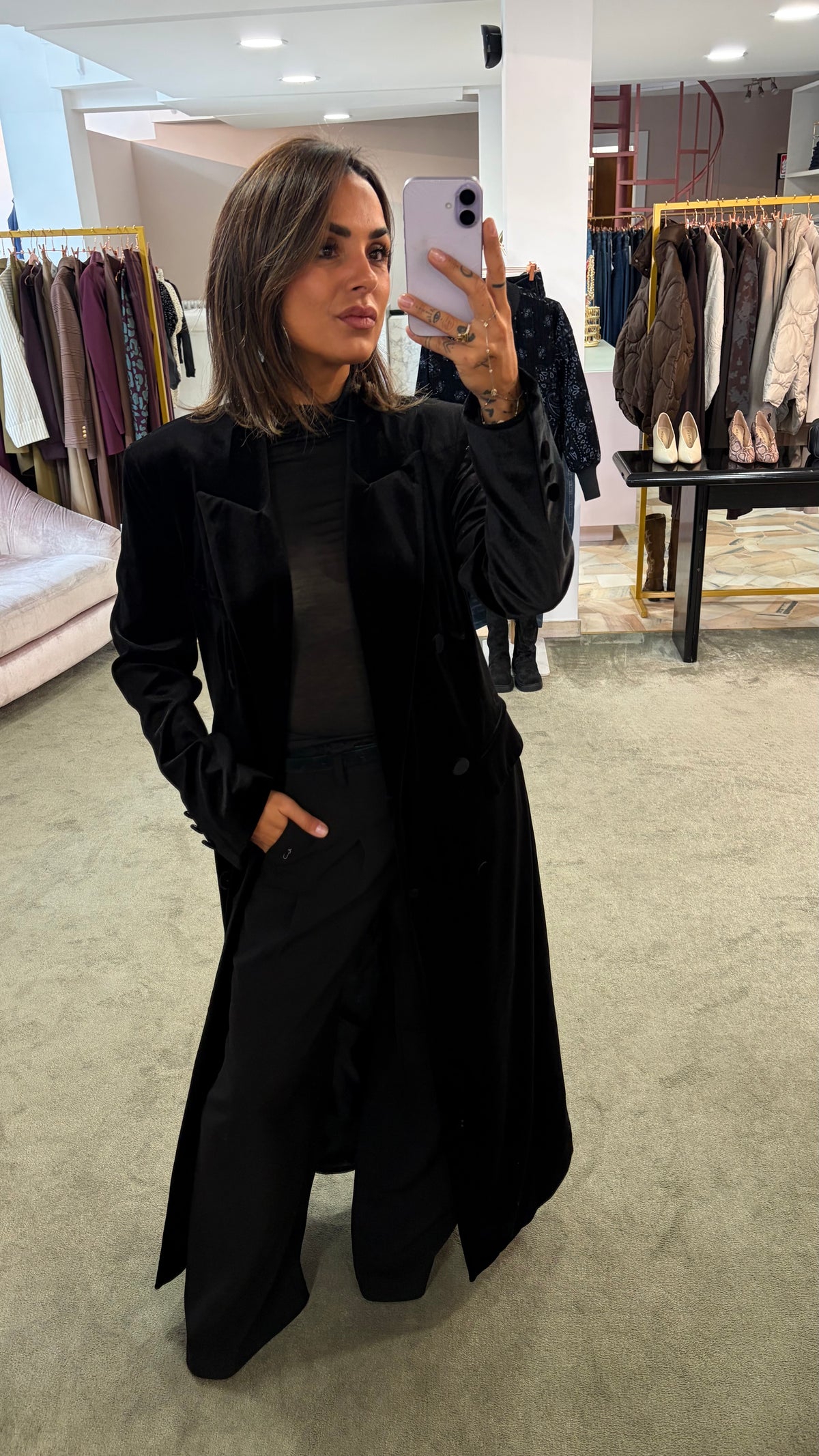 Cappotto lungo nero in velluto Don't@Me
