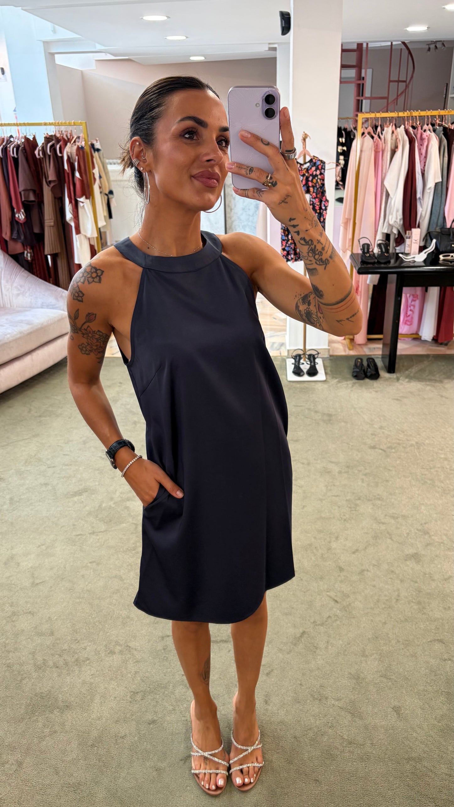 Abito corto blu notte scollo all'americana in satin ay