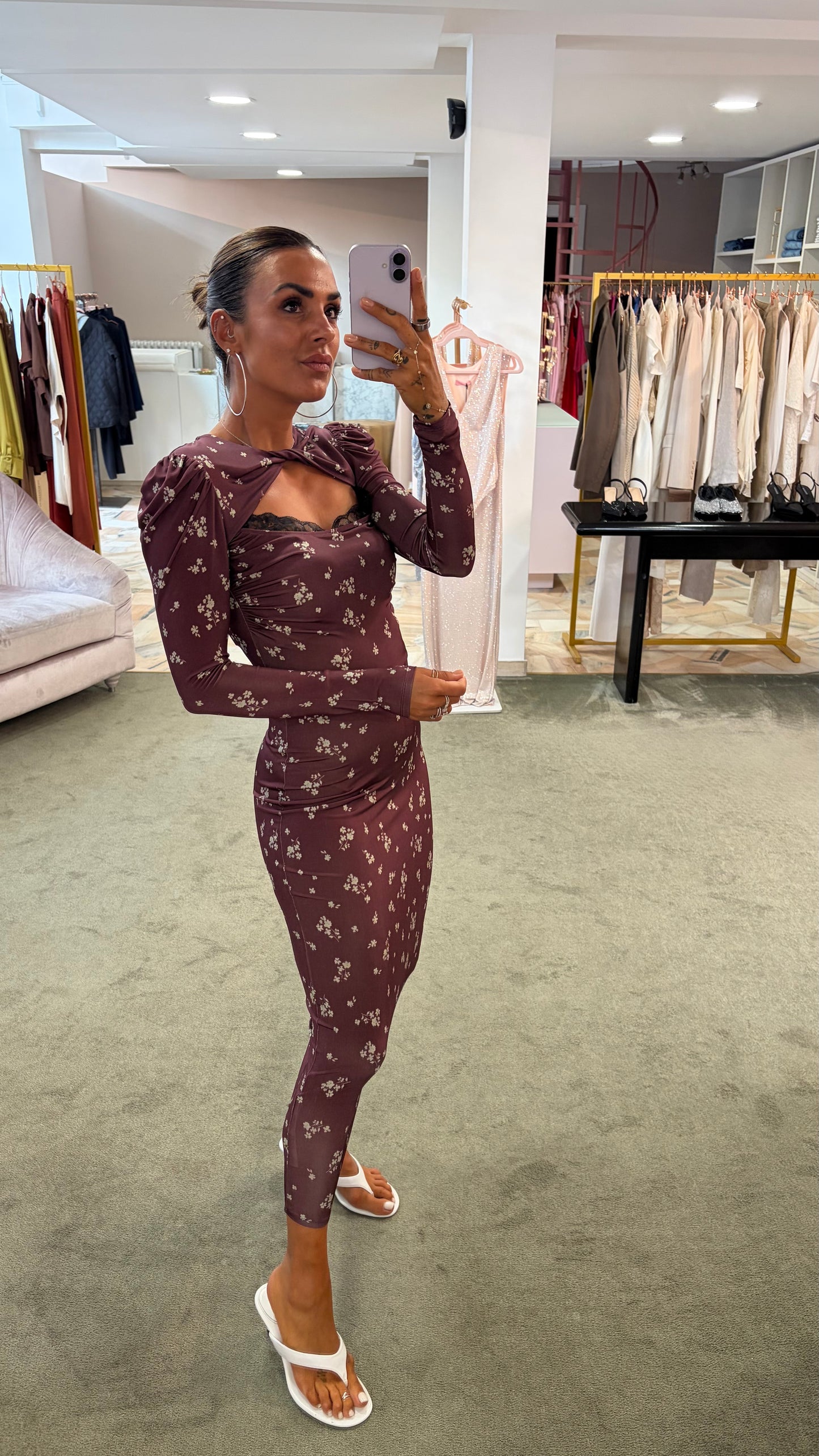 Abito bordeaux con fiorellini cut out pizzo MAR DE MARGARITAS