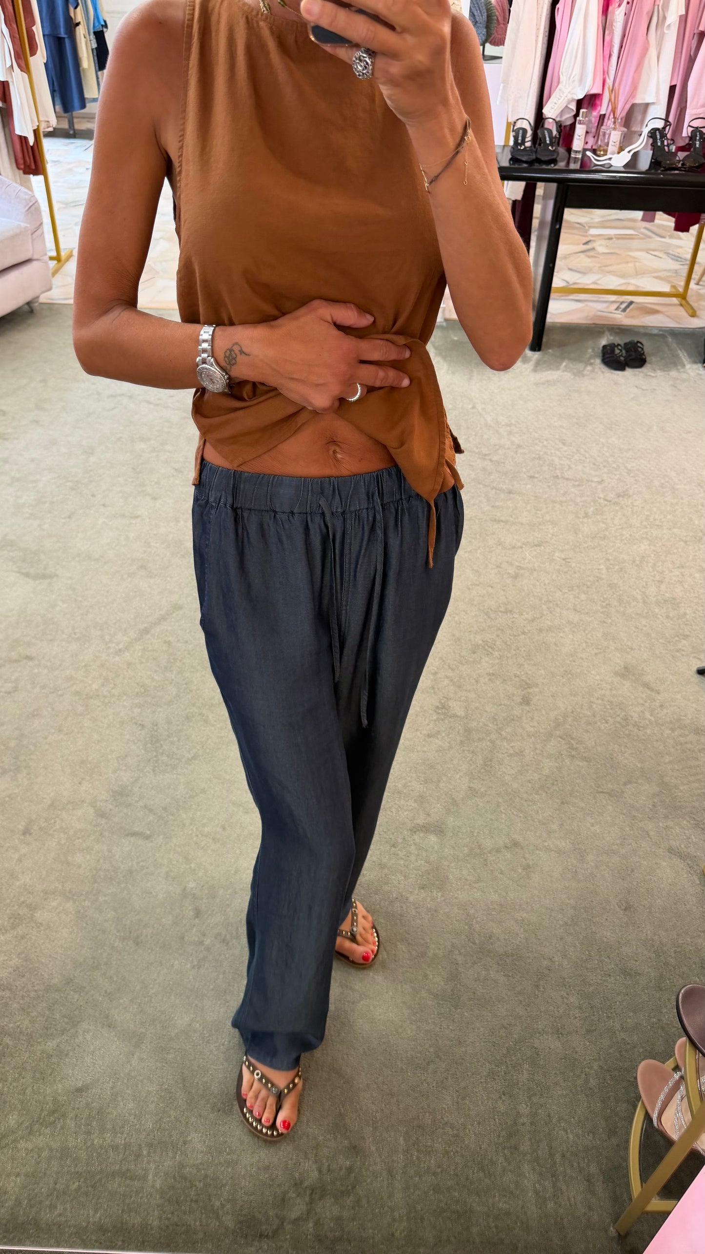 Pantaloni effetto denim con elastico in vita sy
