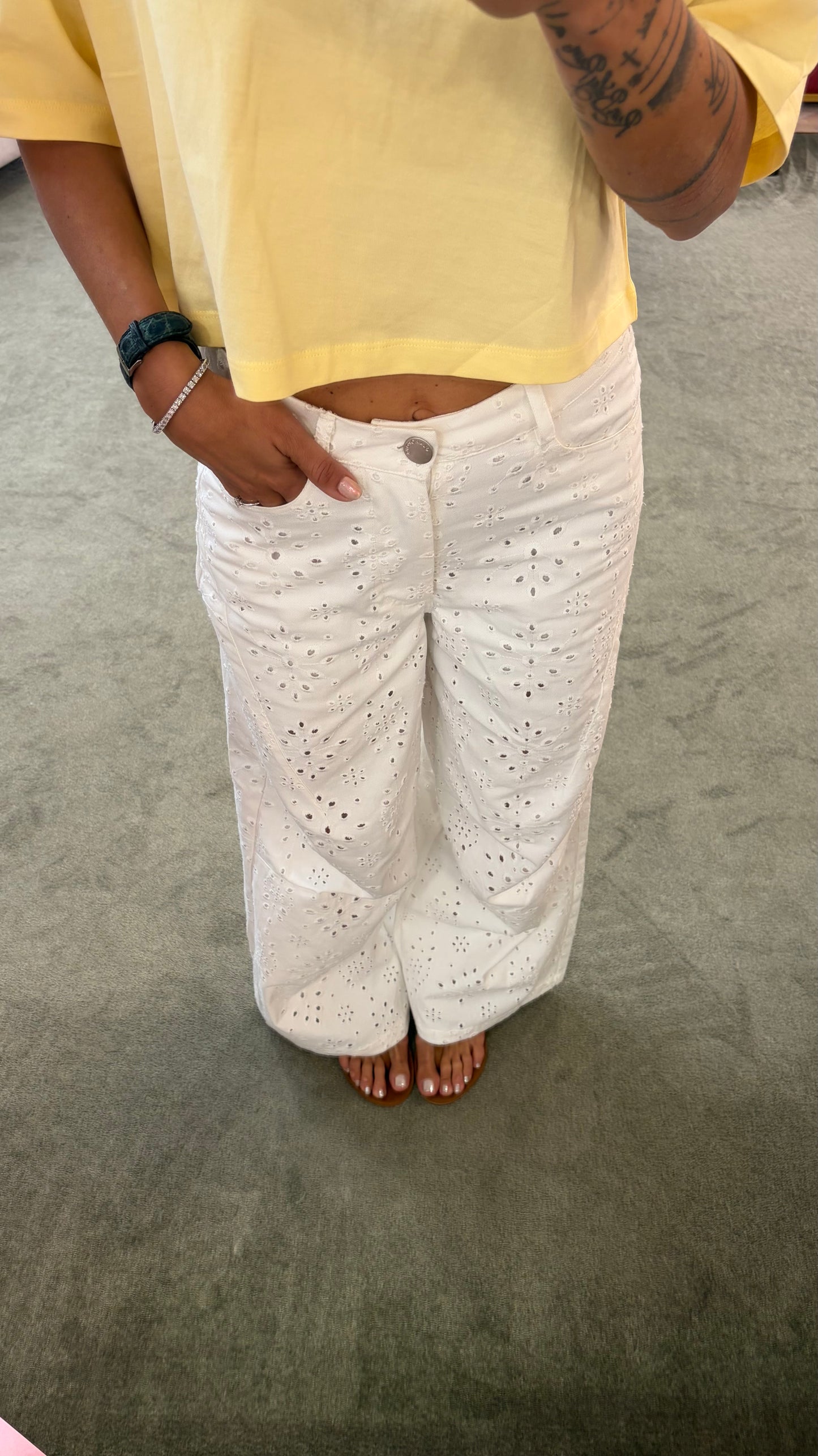 T-shirt crop gialla pastello jx