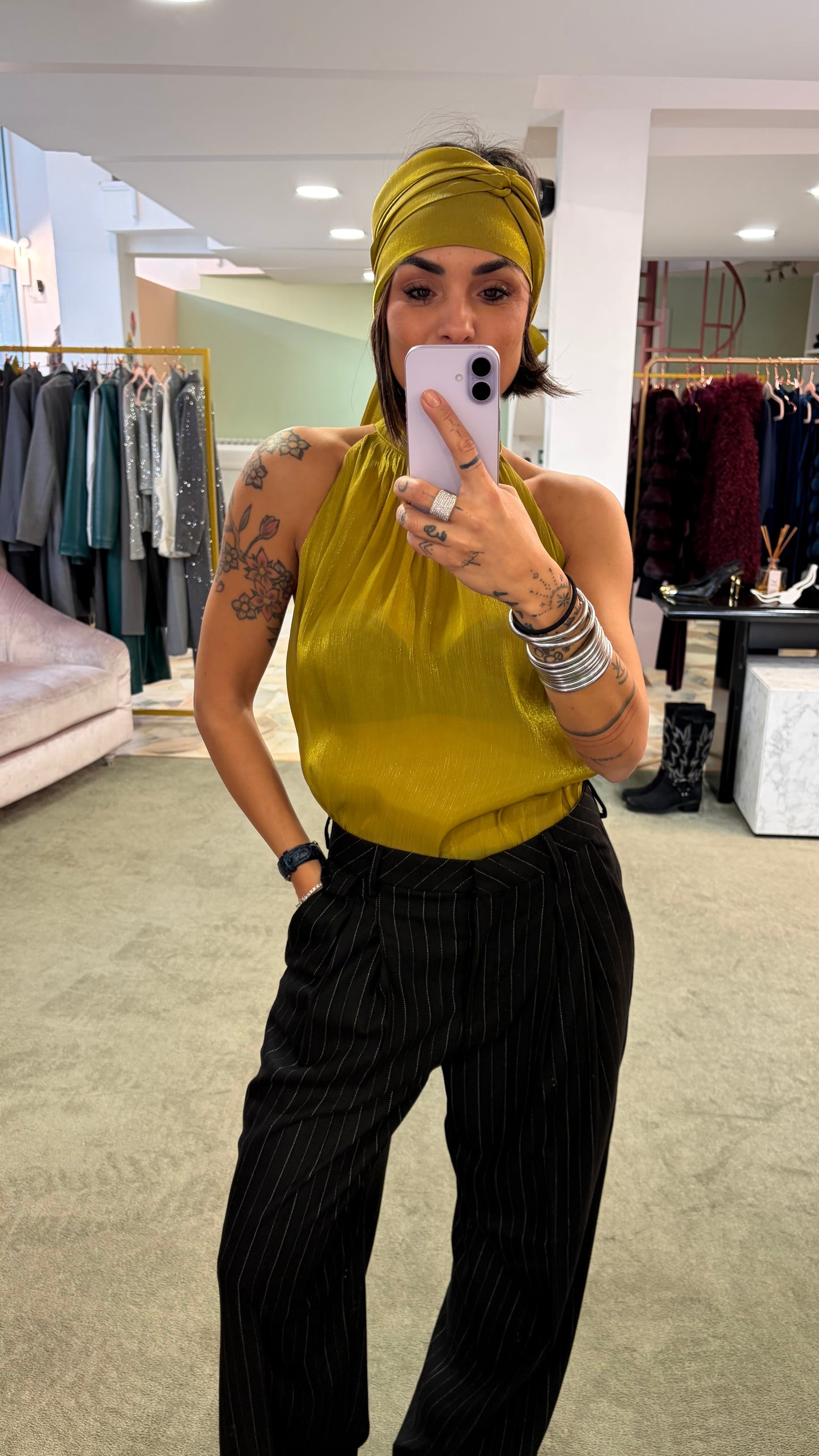 Camicia oliva smanicata con sciarpina Actualee