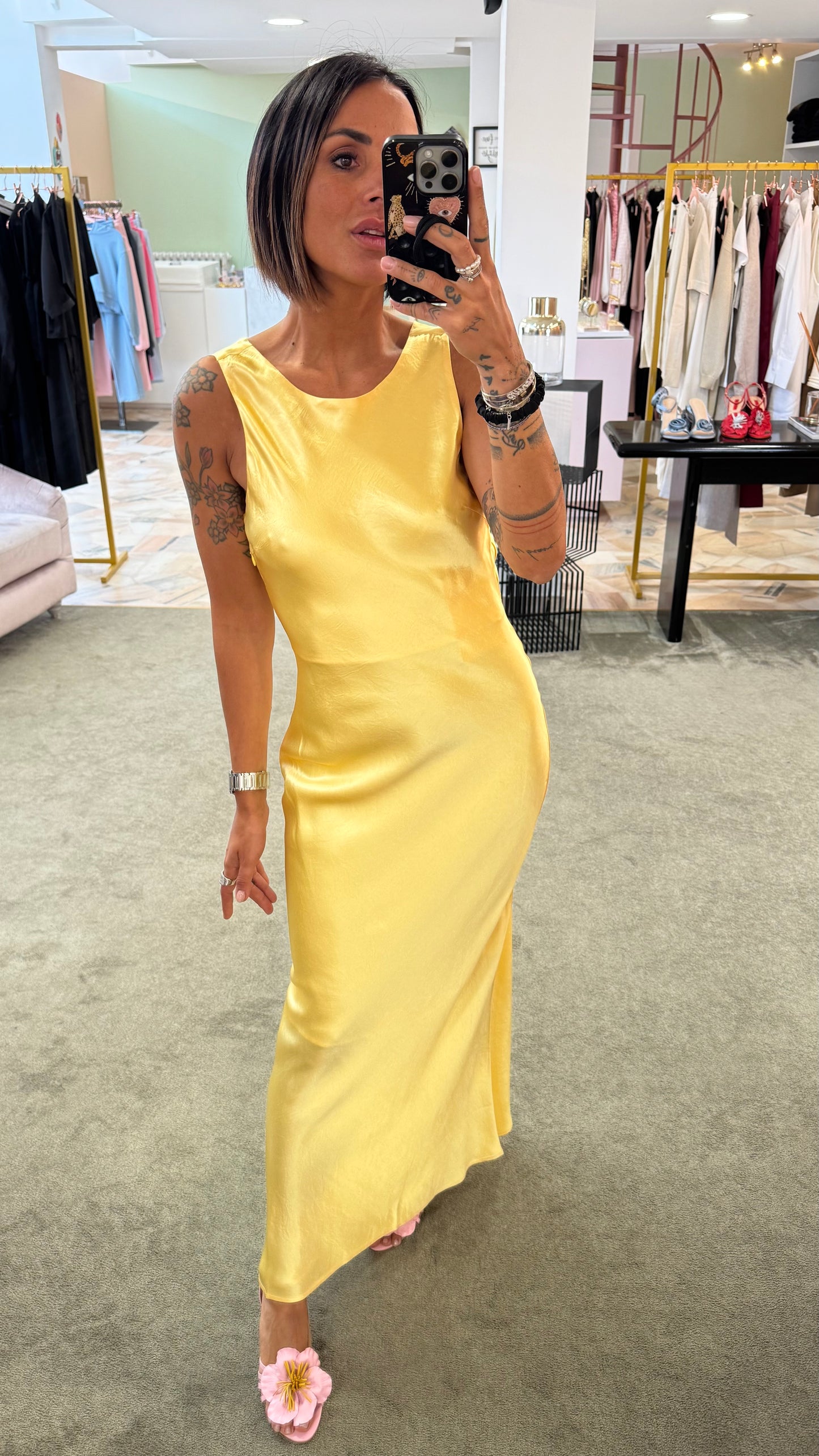 Abito lungo giallo in satin sl