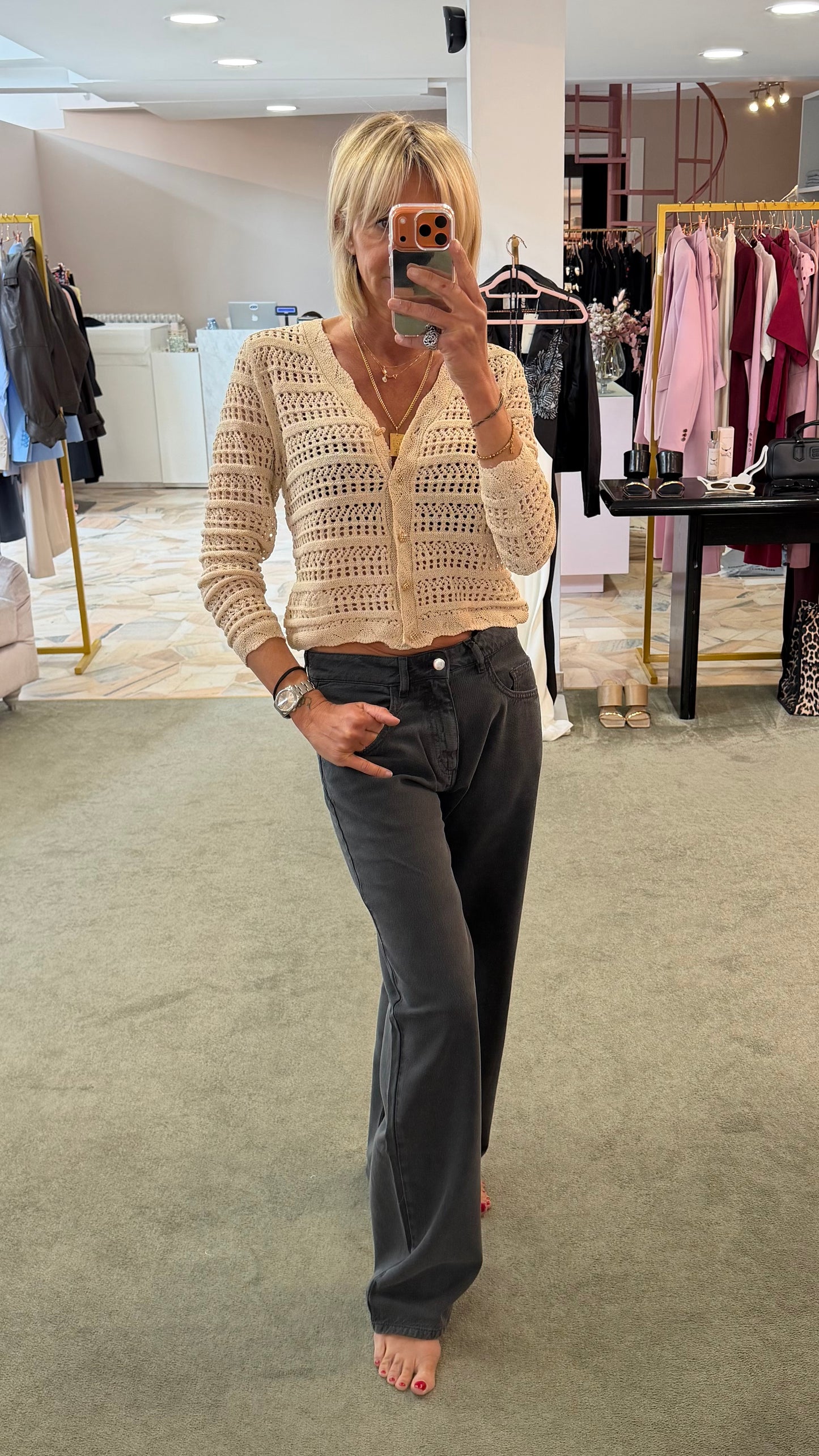 Cardigan sabbia traforato con bottoni gioiello bj