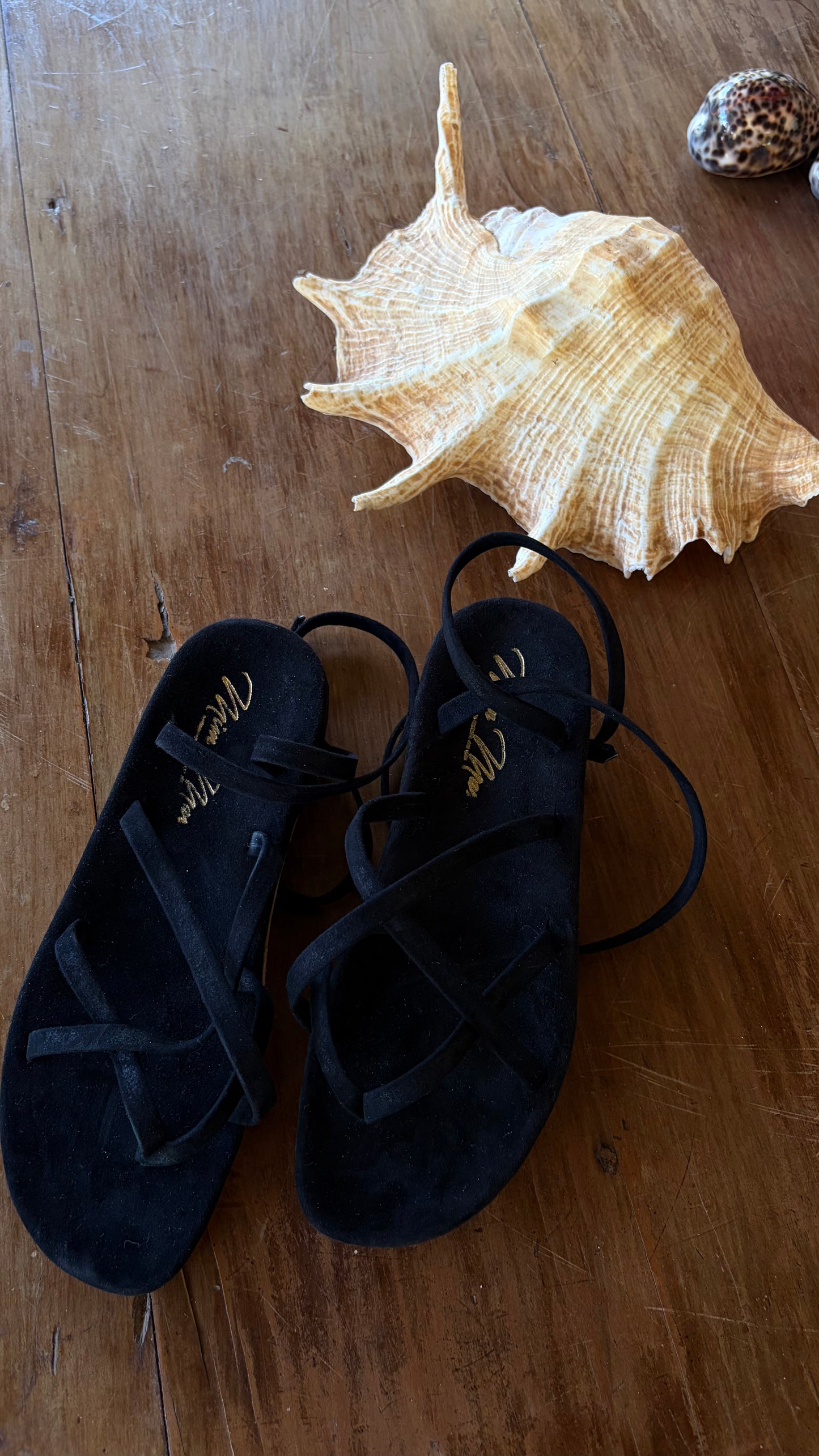 Ciabattina infradito platform Gisella nera in suede