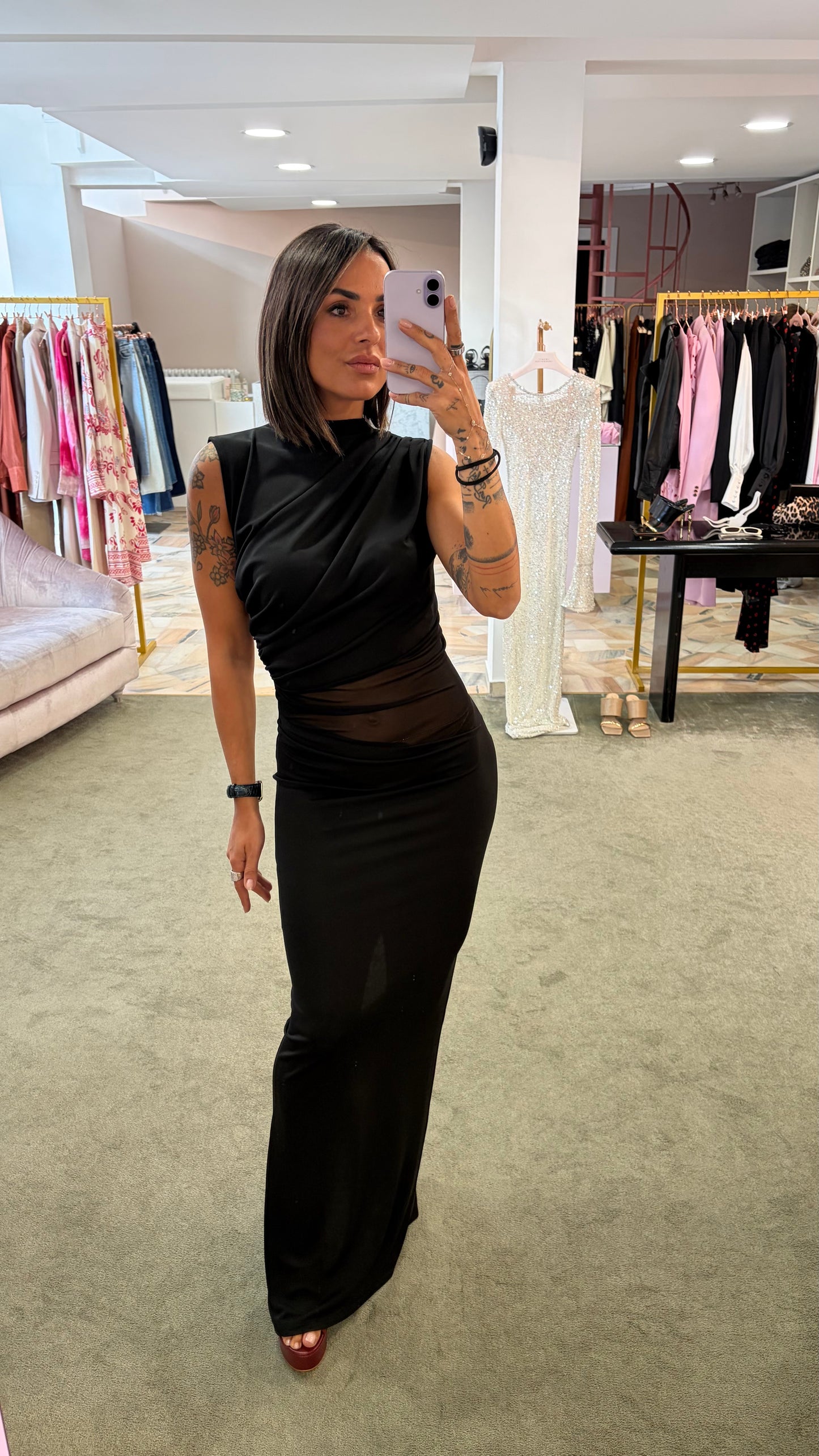 Abito lungo nero arricciato con inserto trasparente ks