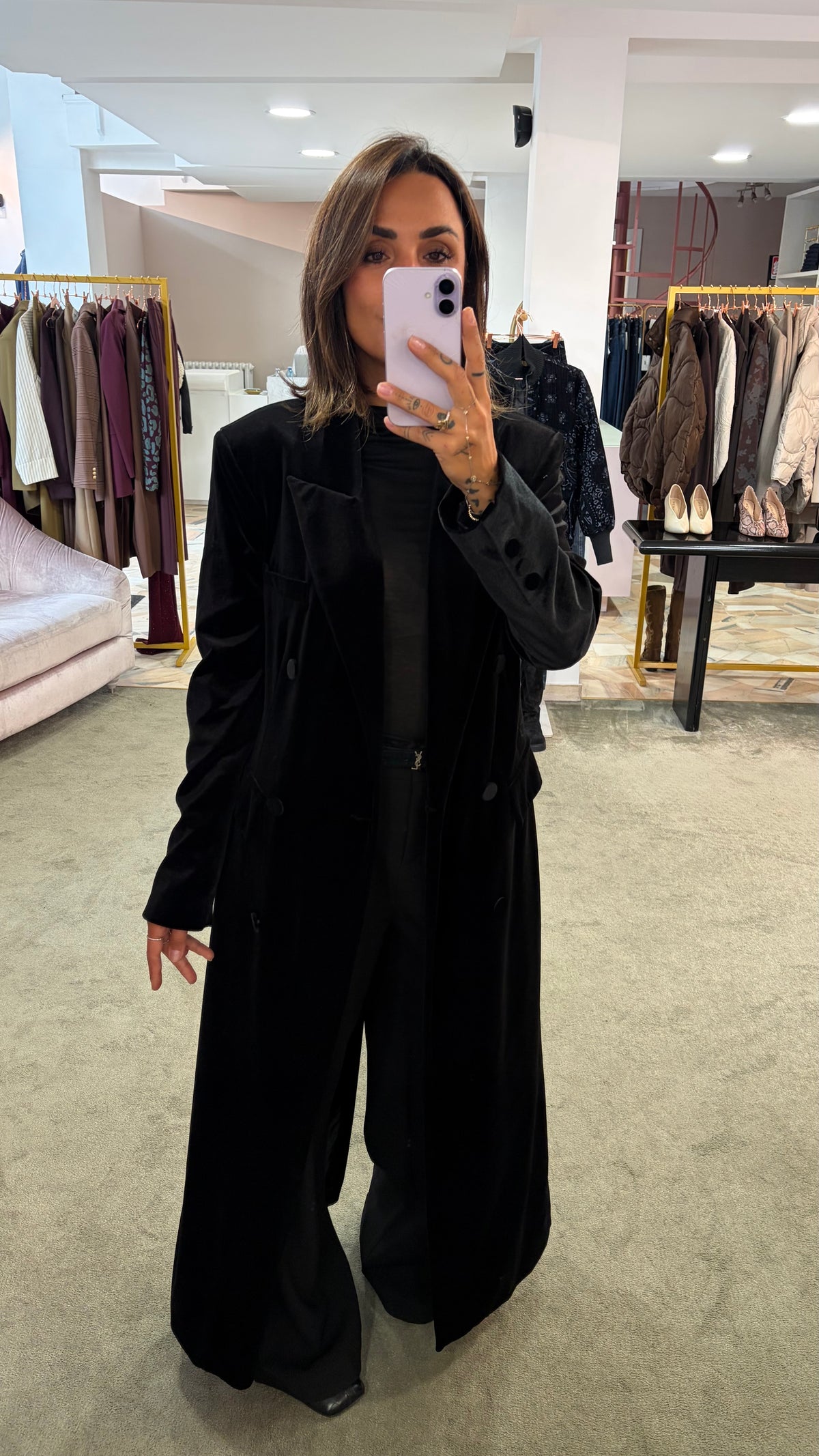 Cappotto lungo nero in velluto Don't@Me