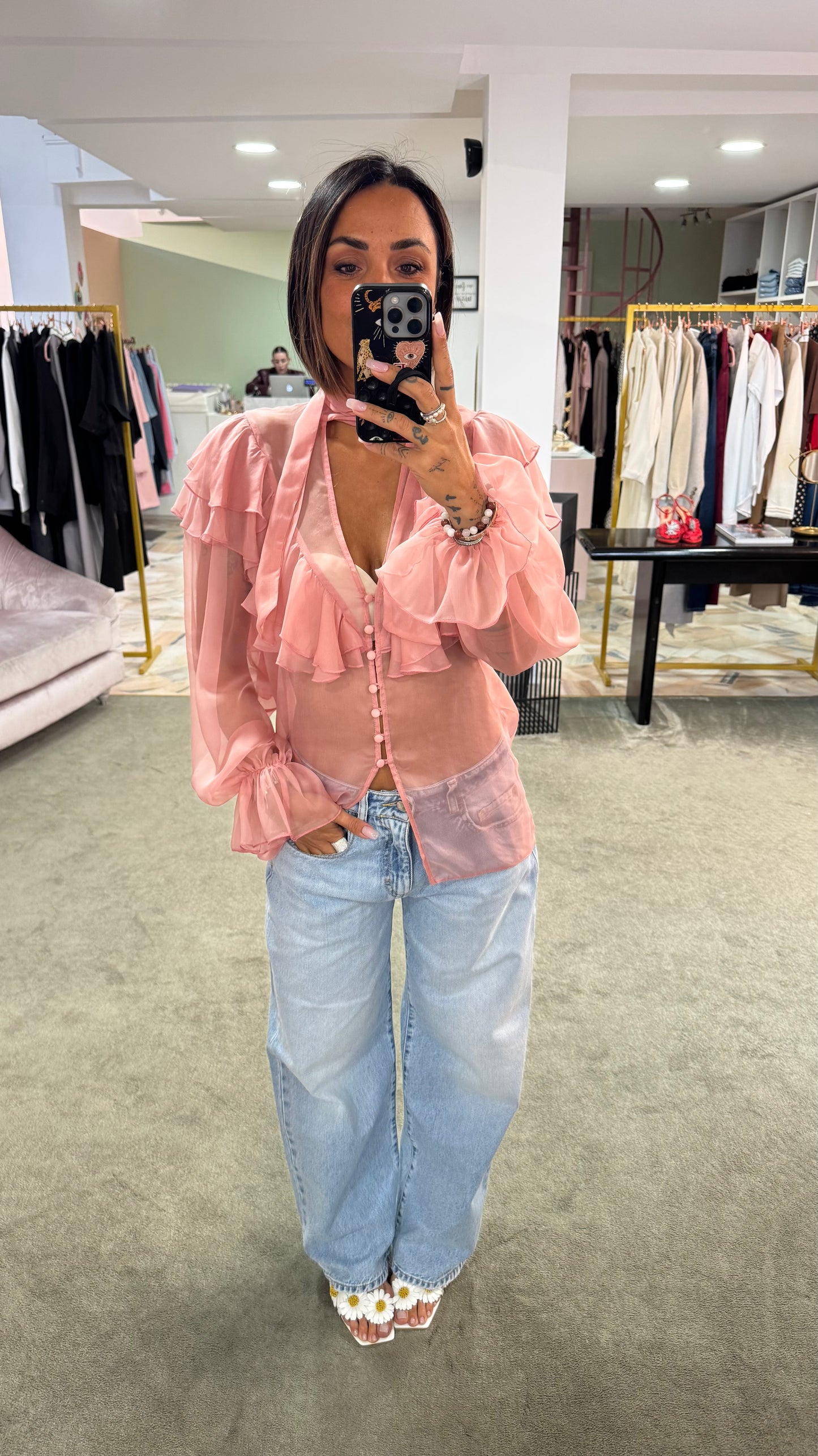 Camicia rosa trasparente con volant Actualee