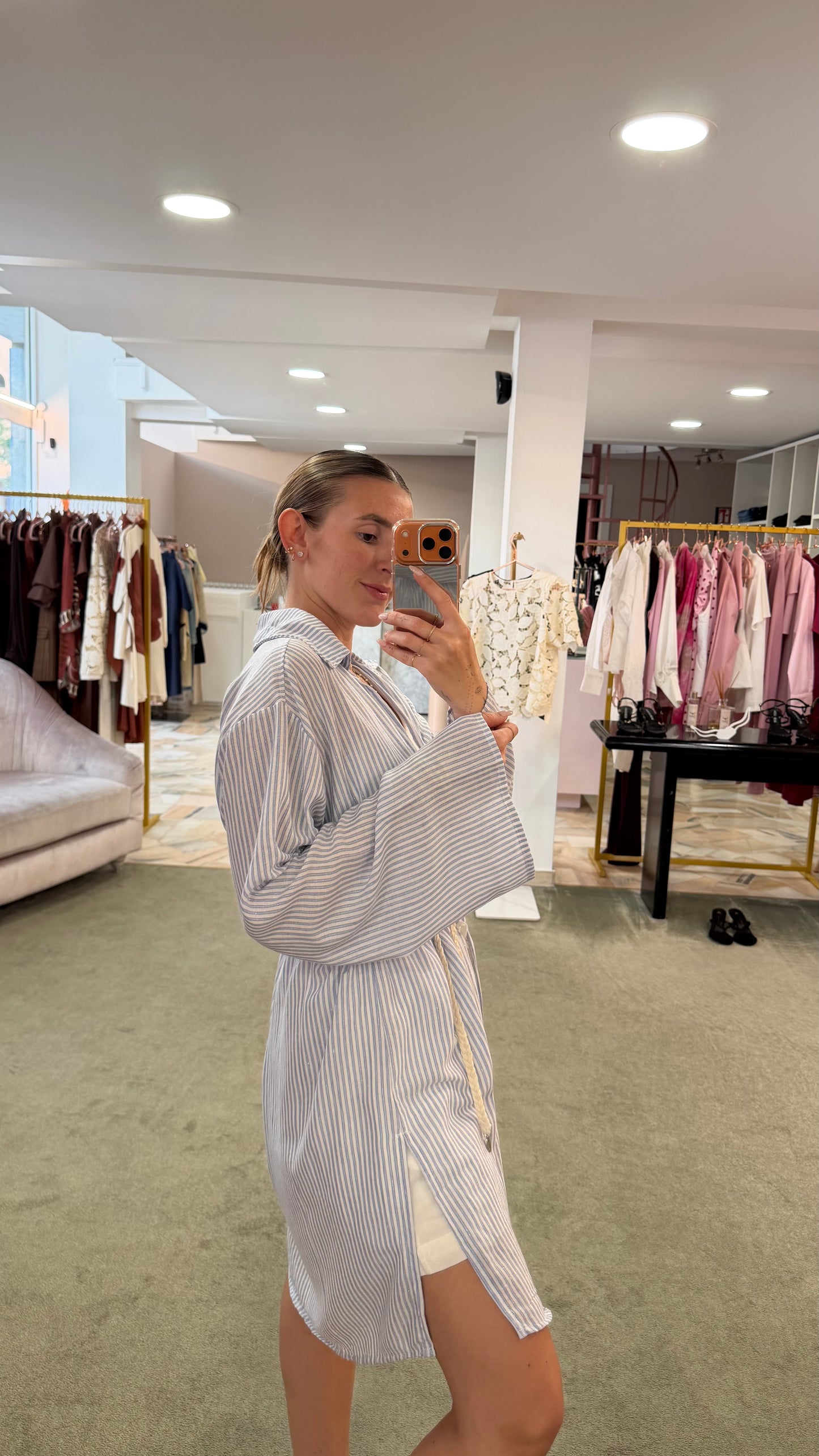 Abito camicia a righe azzurra e bianca con cintura Cotazur