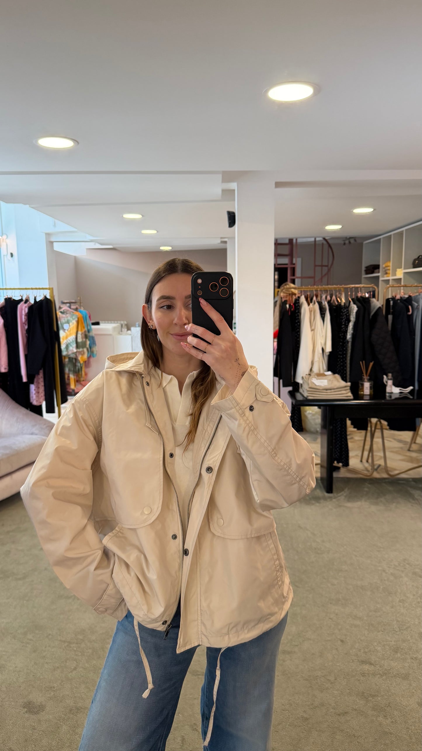 Trench panna corto con cappuccio sy