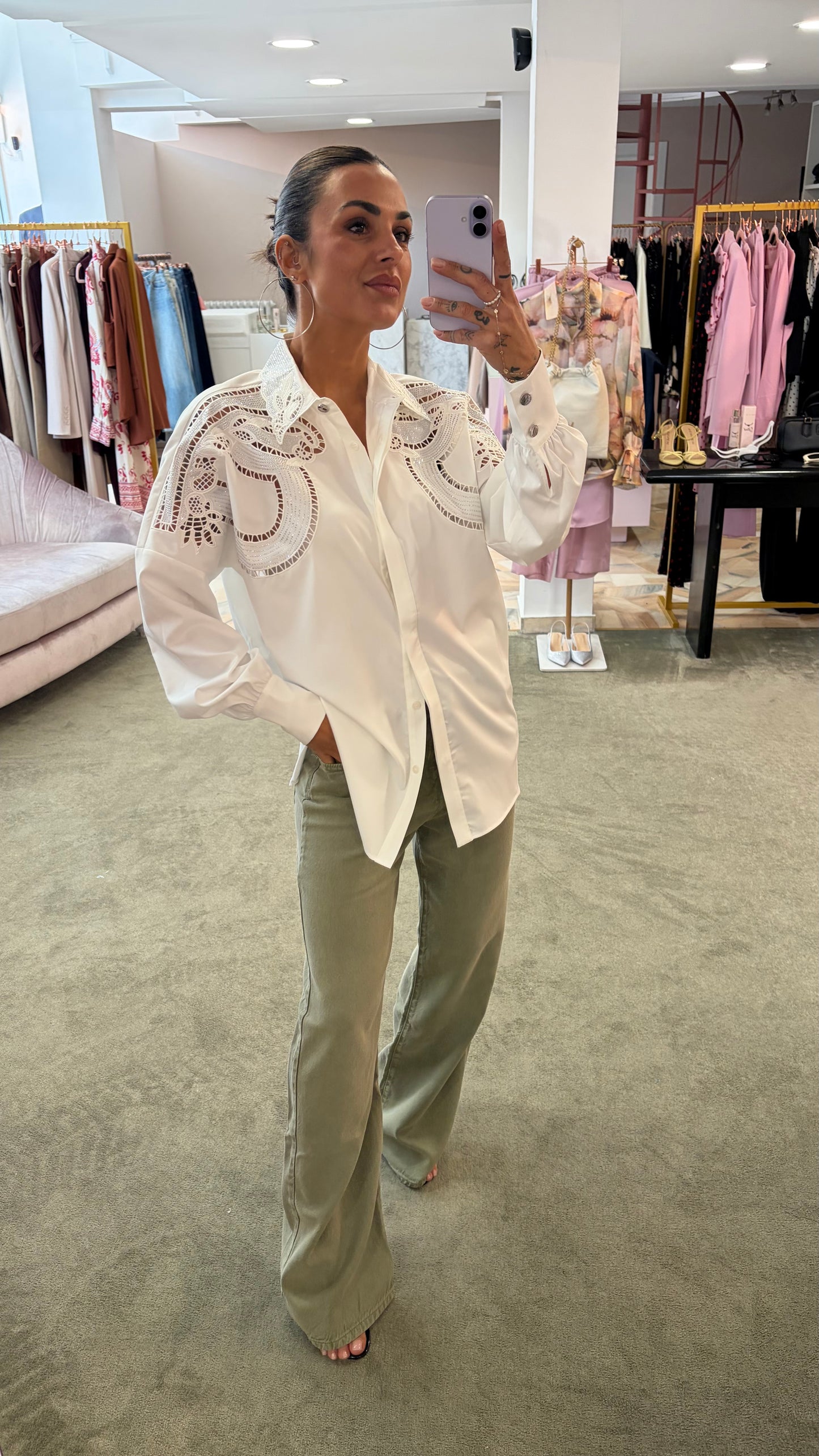 Camicia bianca con ricami e cristalli fr