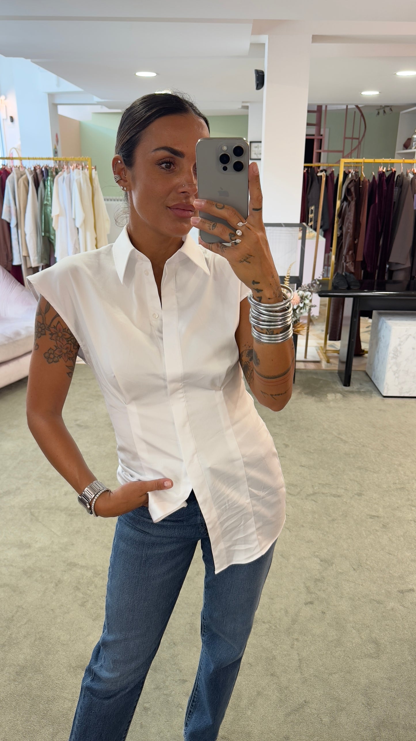 Camicia bianca manica scesa sciancrata sl