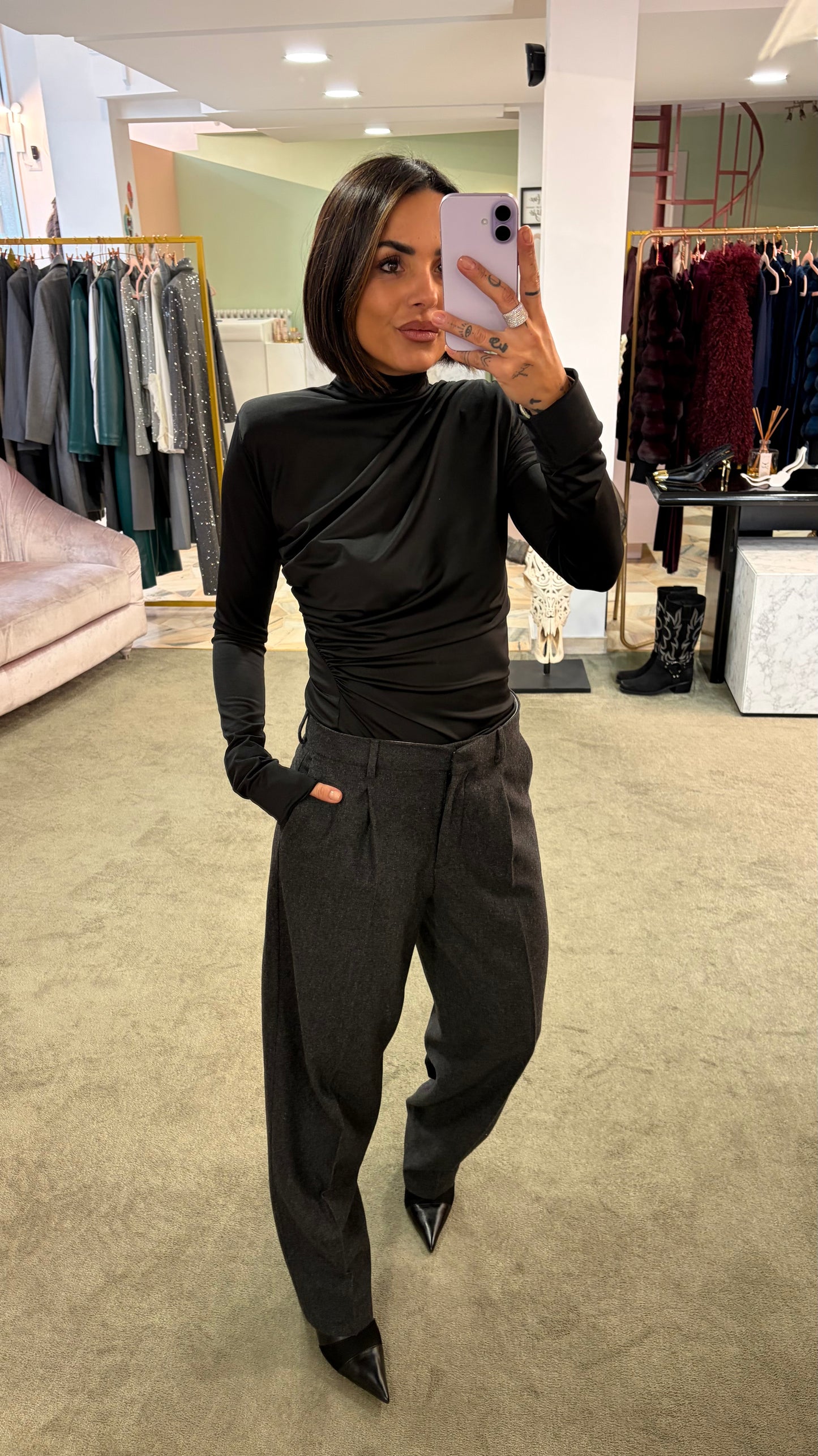 Maglia nera manica lunga drappeggiata ks