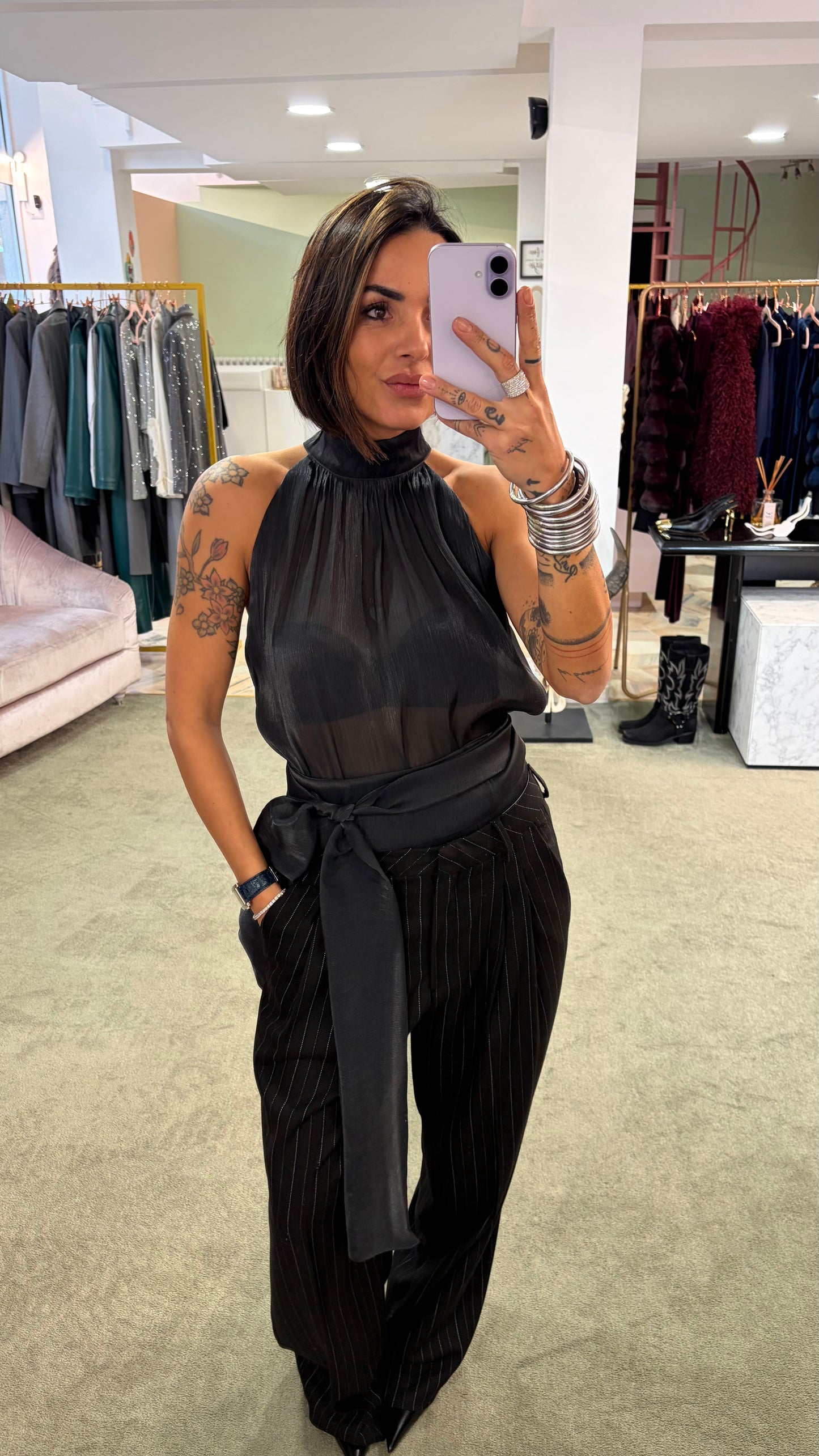 Camicia nera smanicata con sciarpina Actualee