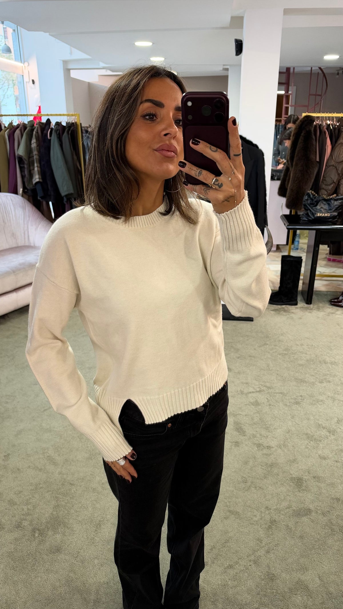 Maglione panna con spacchi asimmetrici tk