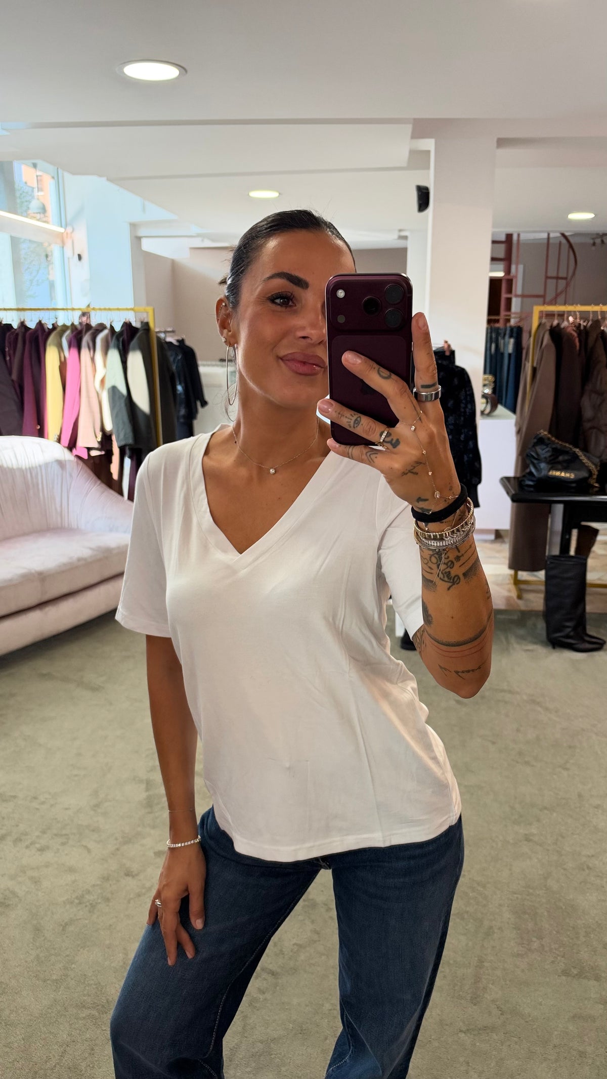 T-shirt rita bianca scollo a v aw