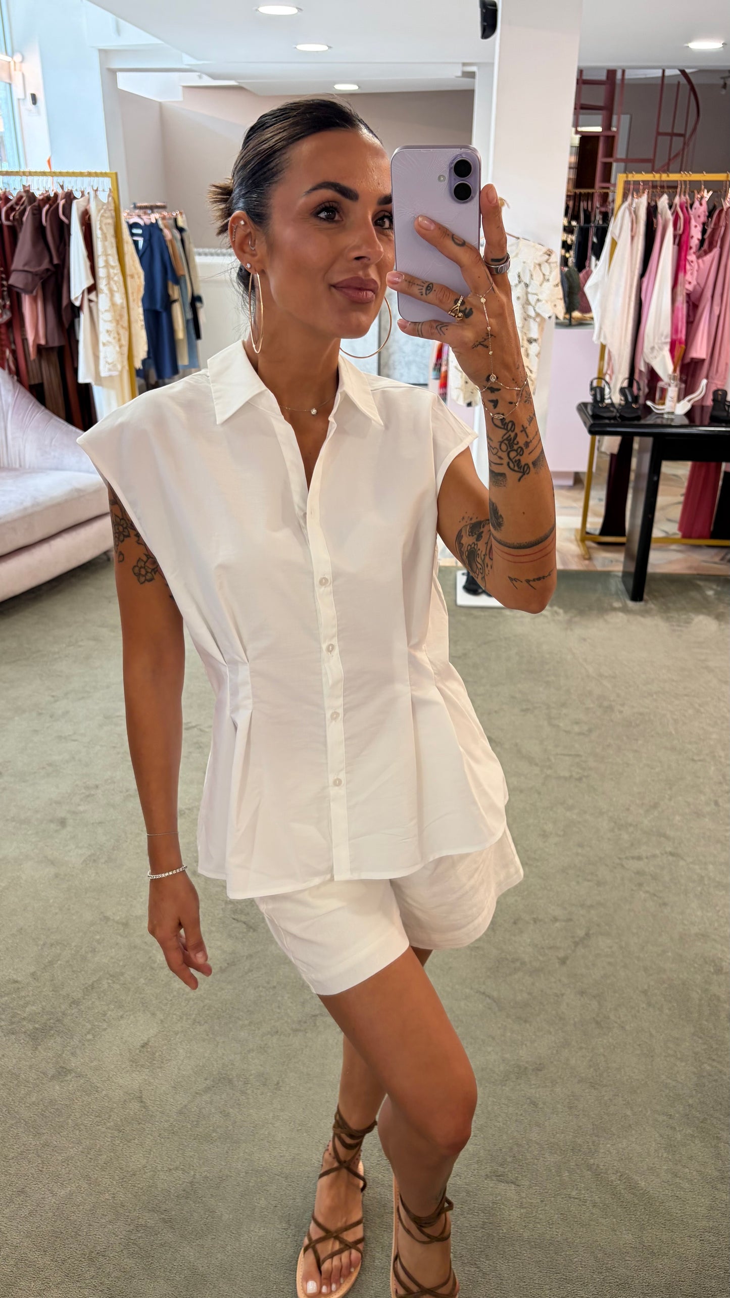 Camicia bianca sciancrata manica scesa sy