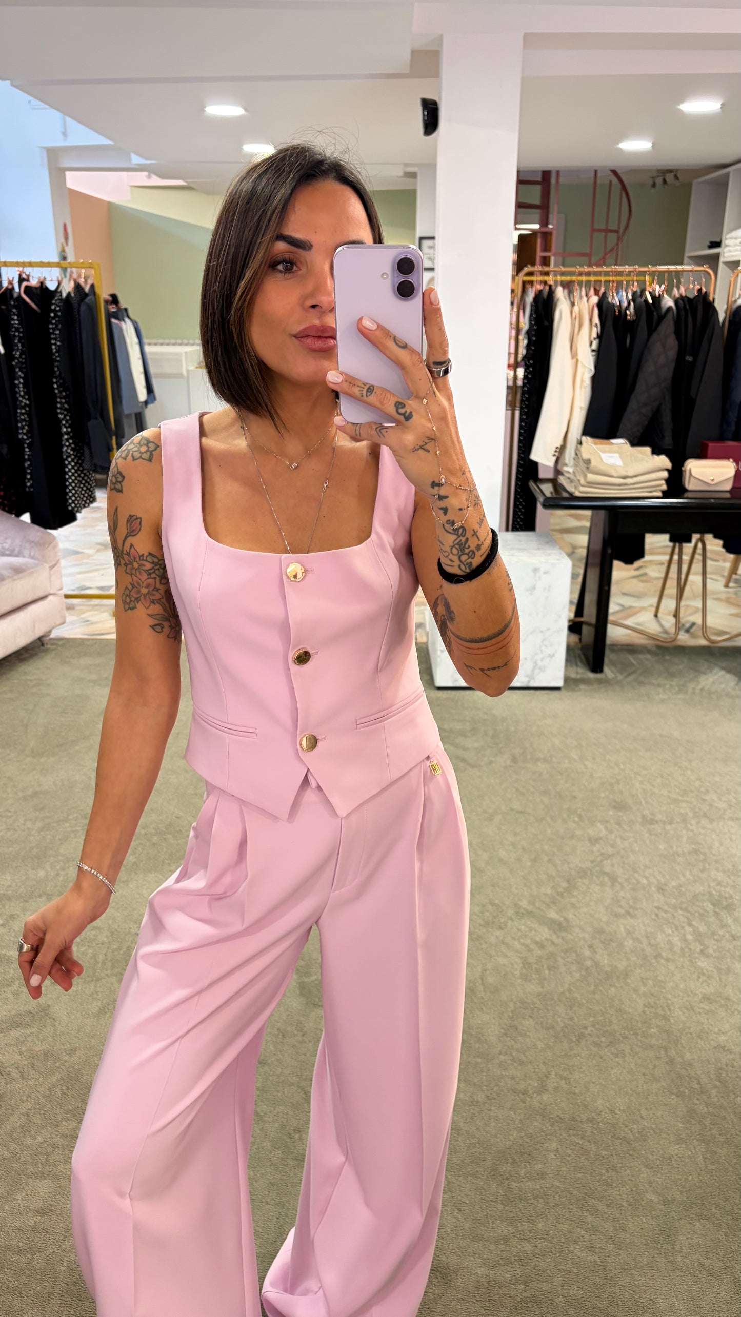 Gilet rosa scollo squadrato e bottoni oro fr