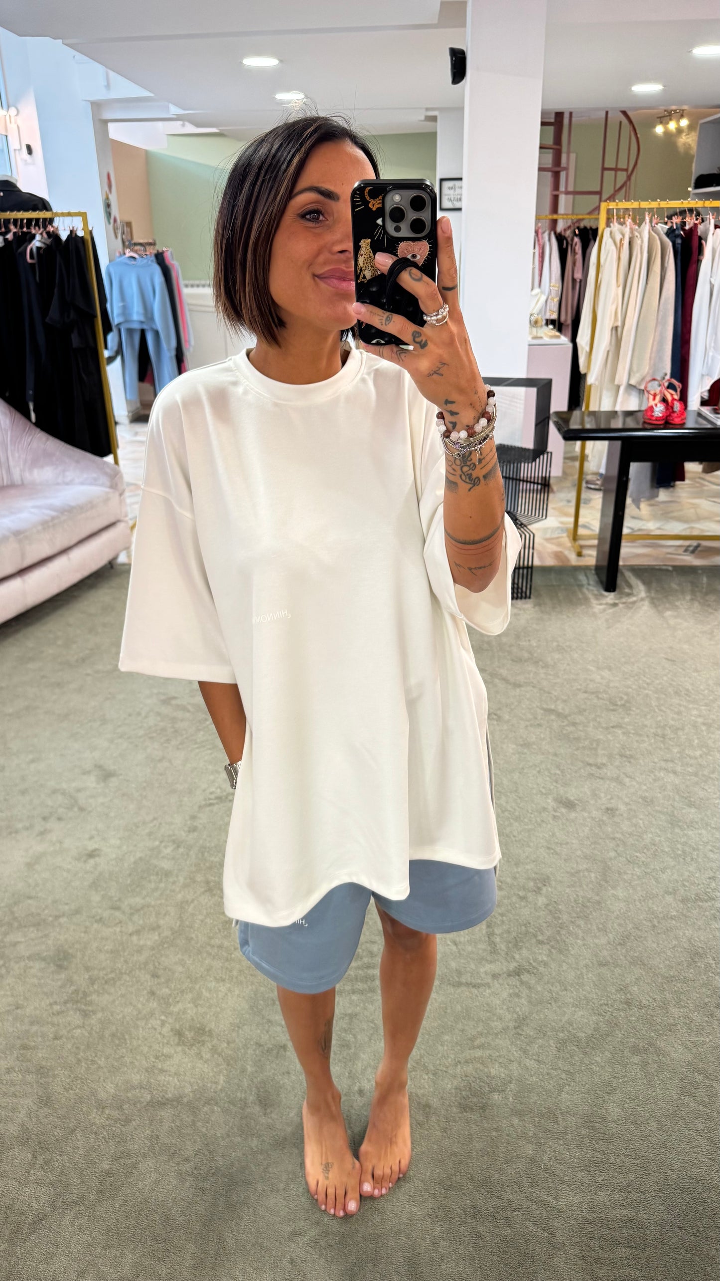 T-shirt bianca panna over in modal con spacchi hinnominate