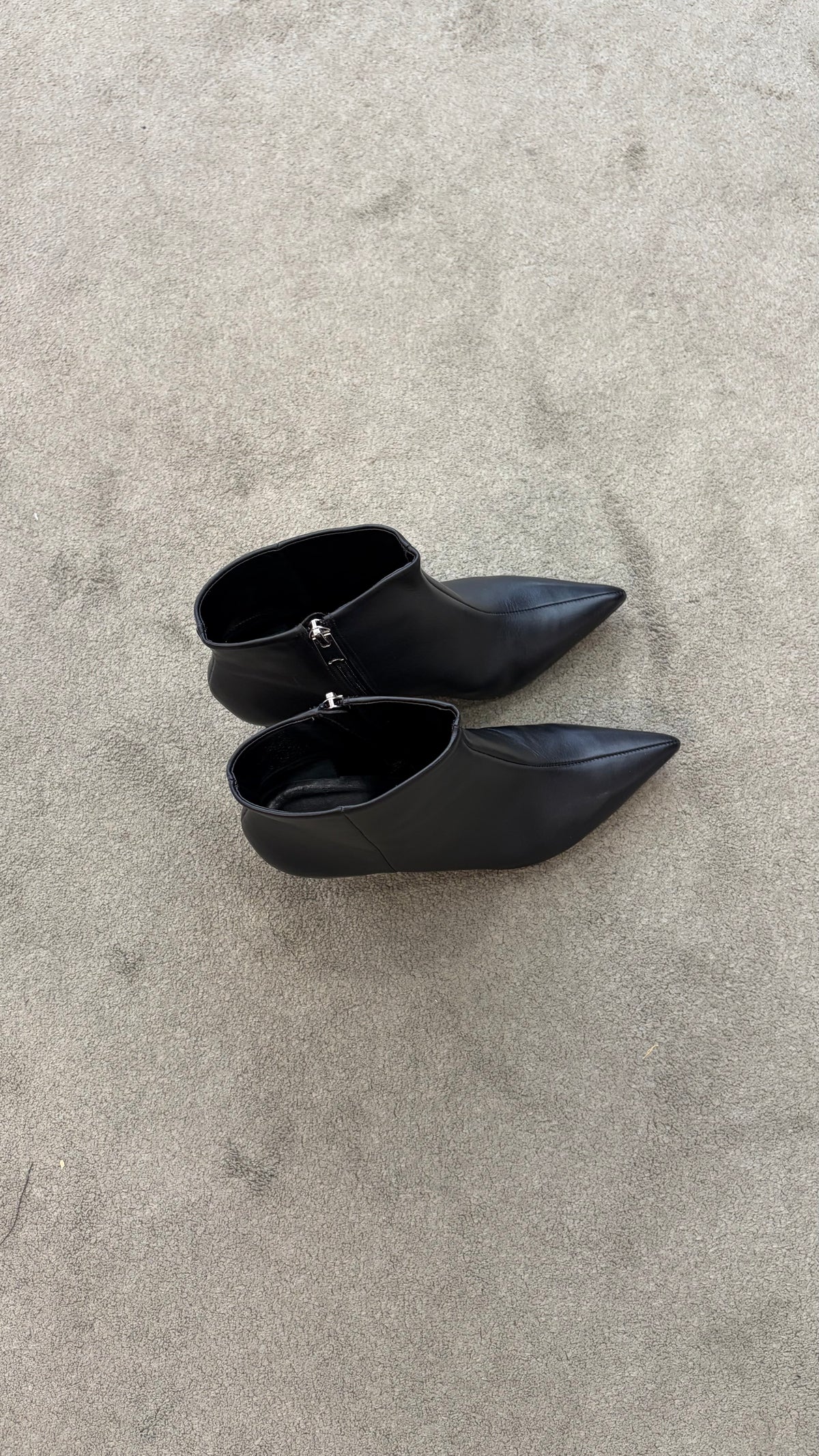 Stivaletto nero in pelle con tacco zeppa cr
