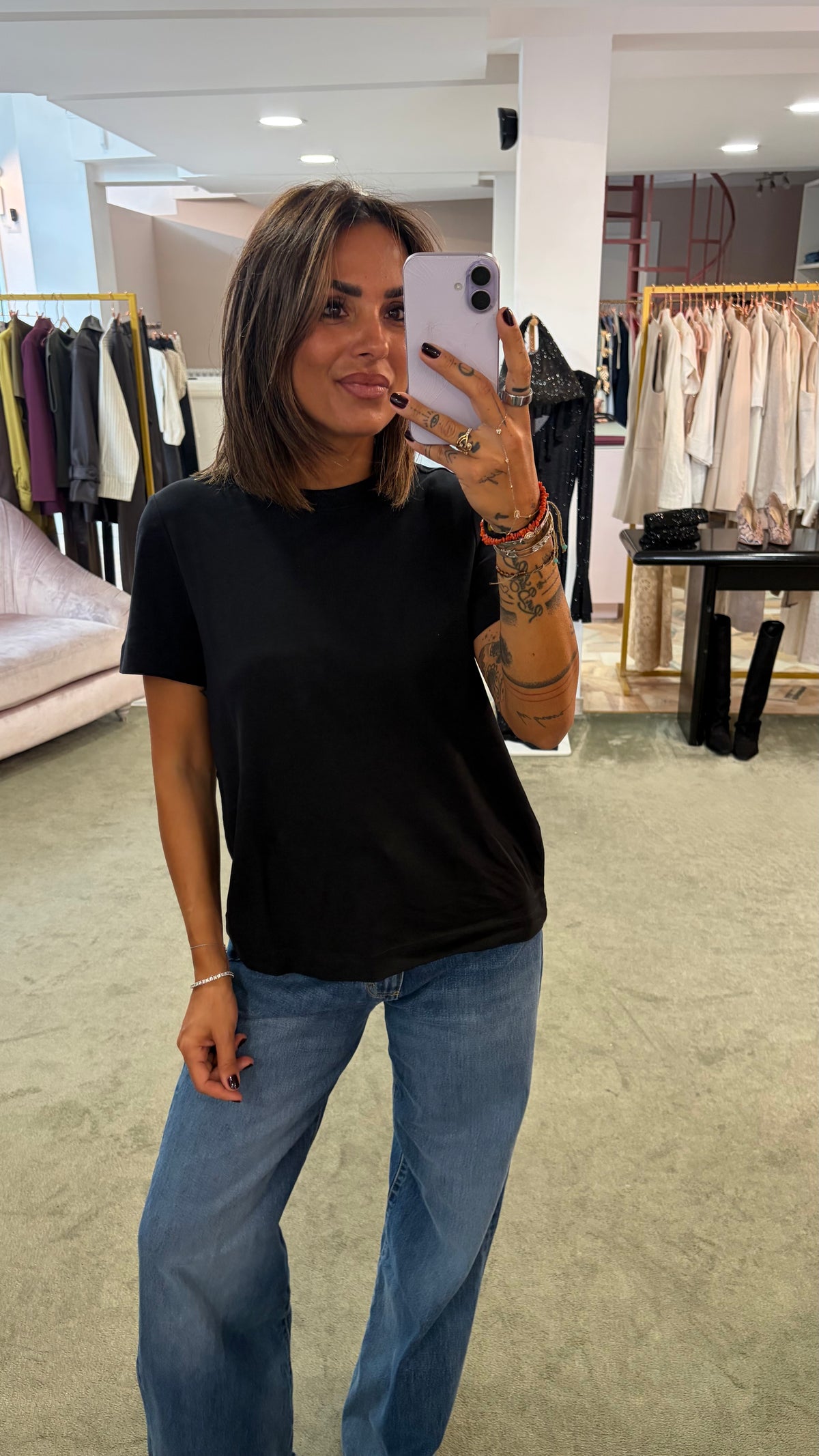 T-shirt regular naima manica corta nera aw